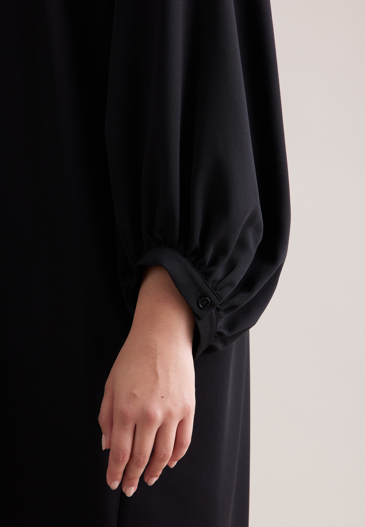 seidensticker Sommerkleid »Schwarze Rose« 1/1 V-Neck Uni