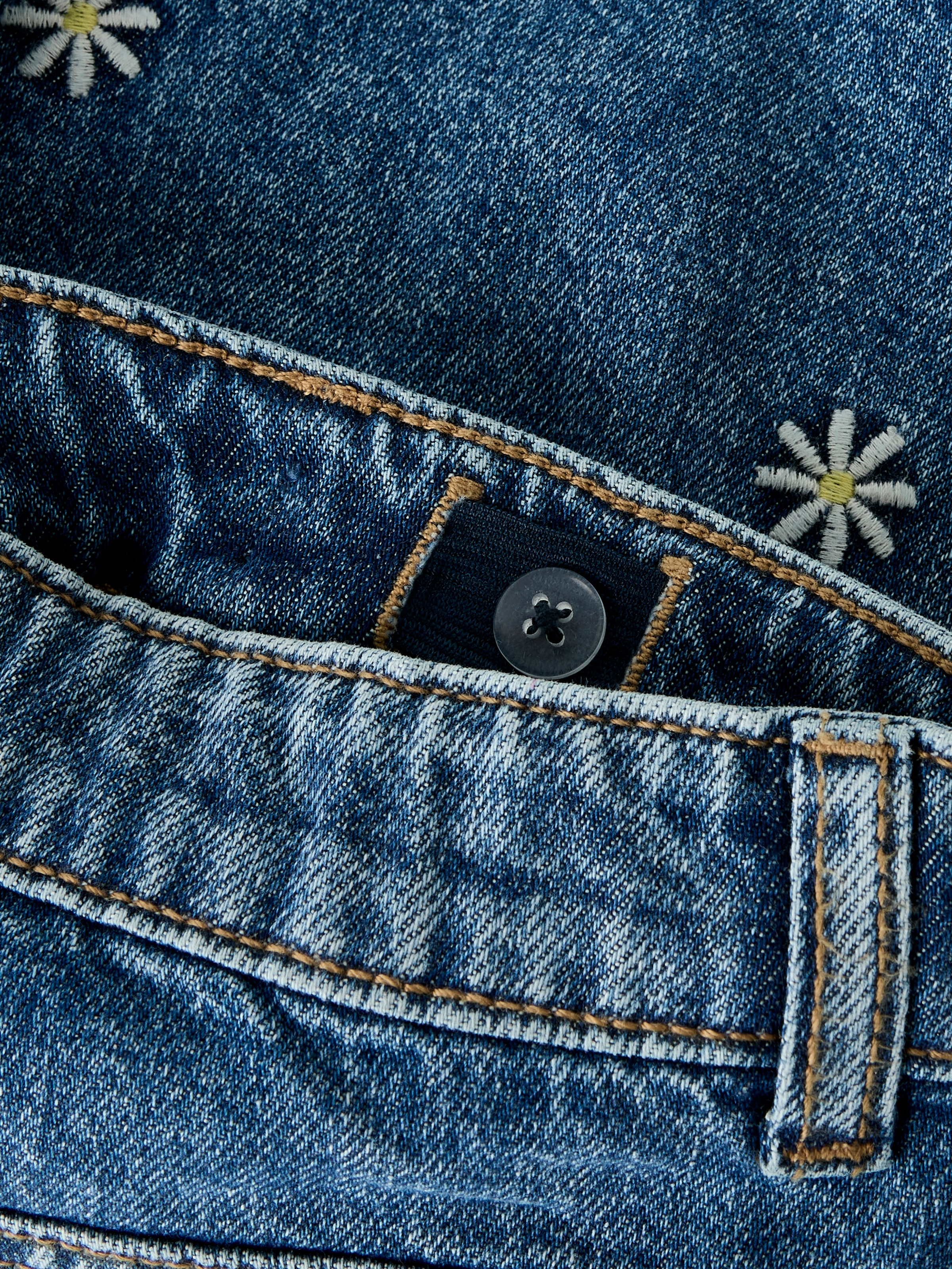 Name It Jeansshorts »NKFBELLA REG DNM SHORTS 3674-BE NOOS« Baumwolle, verstellbarer Bund, bestickte Details