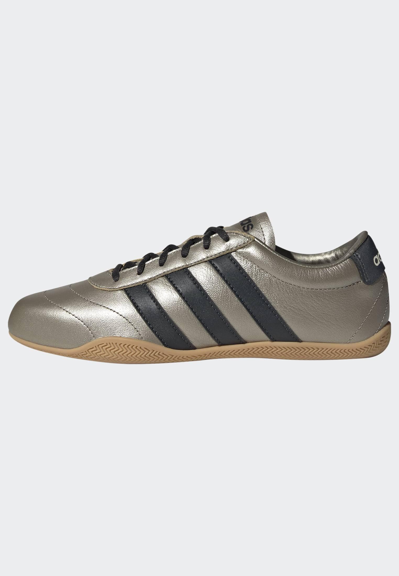 adidas Sportswear Sneaker »GRAND COURT LO«  Design auf den Spuren des adidas Superstar