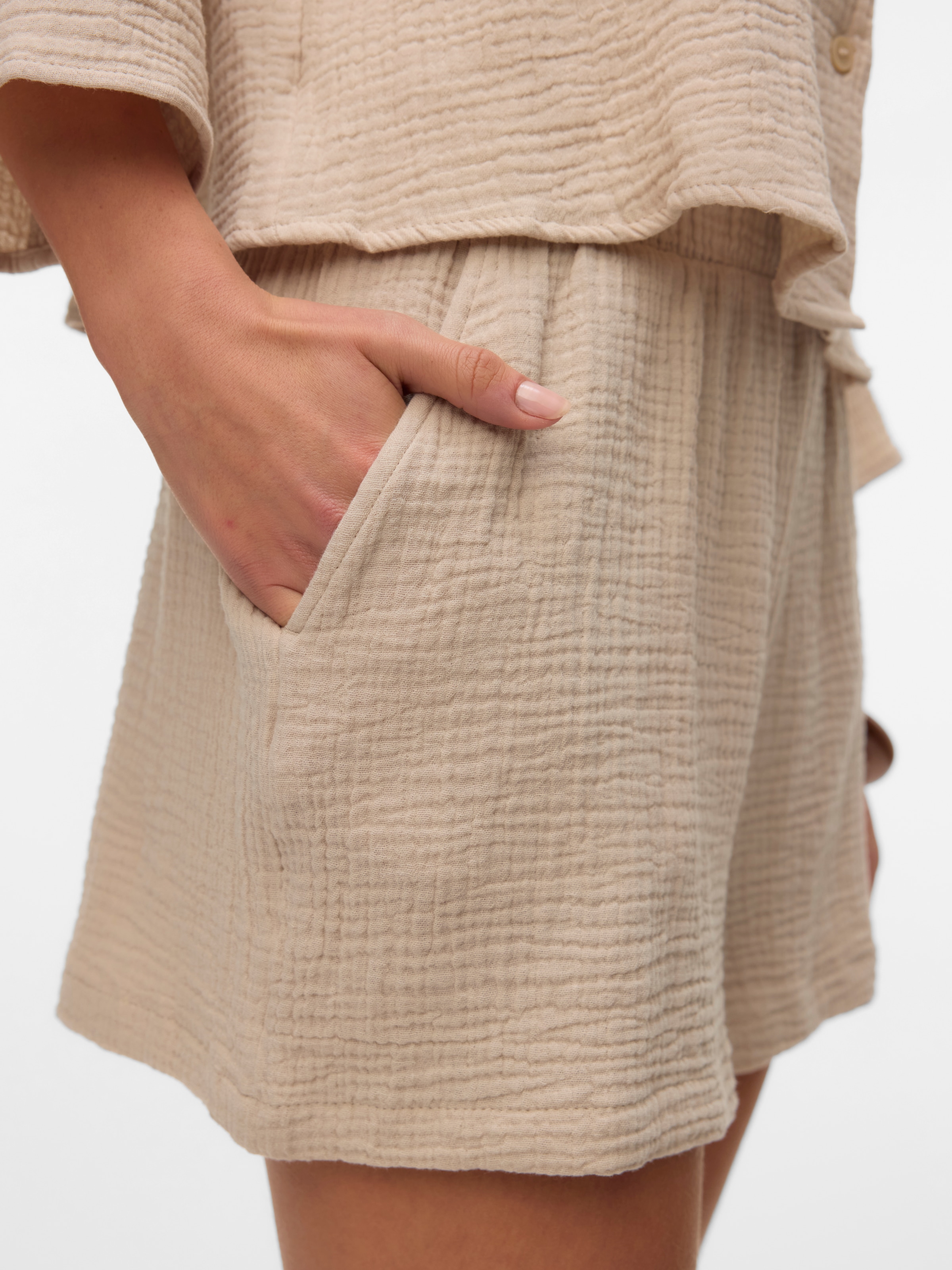 Vero Moda Shorts »VMNATALI HW SHORTS NOOS«