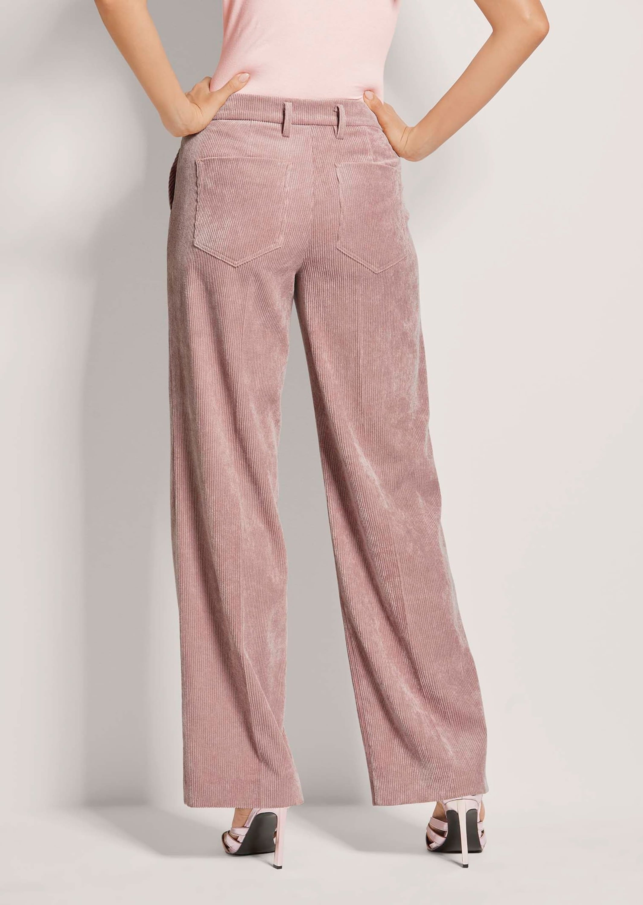 MADELEINE Cordhose »Cordhose Weite Cordhose mit Bügelfalten«
