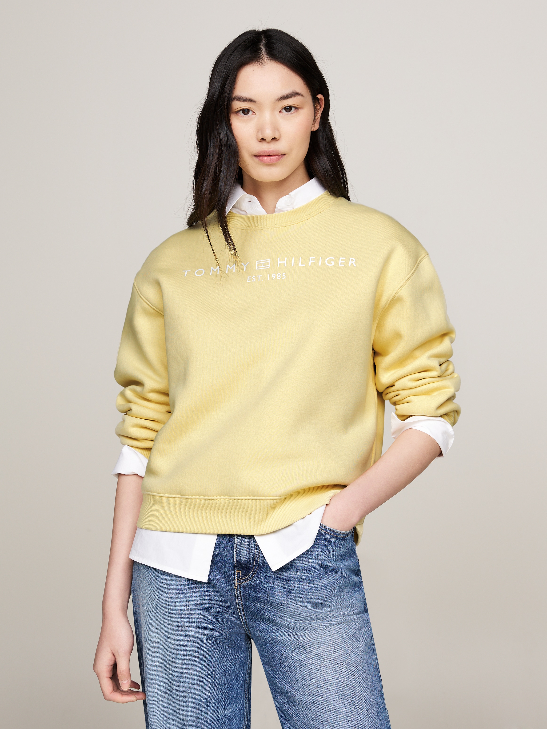 Tommy Hilfiger Sweatshirt »MDRN REG CORP LOGO C-NK SWTSHRT«, mit Logoschriftzug