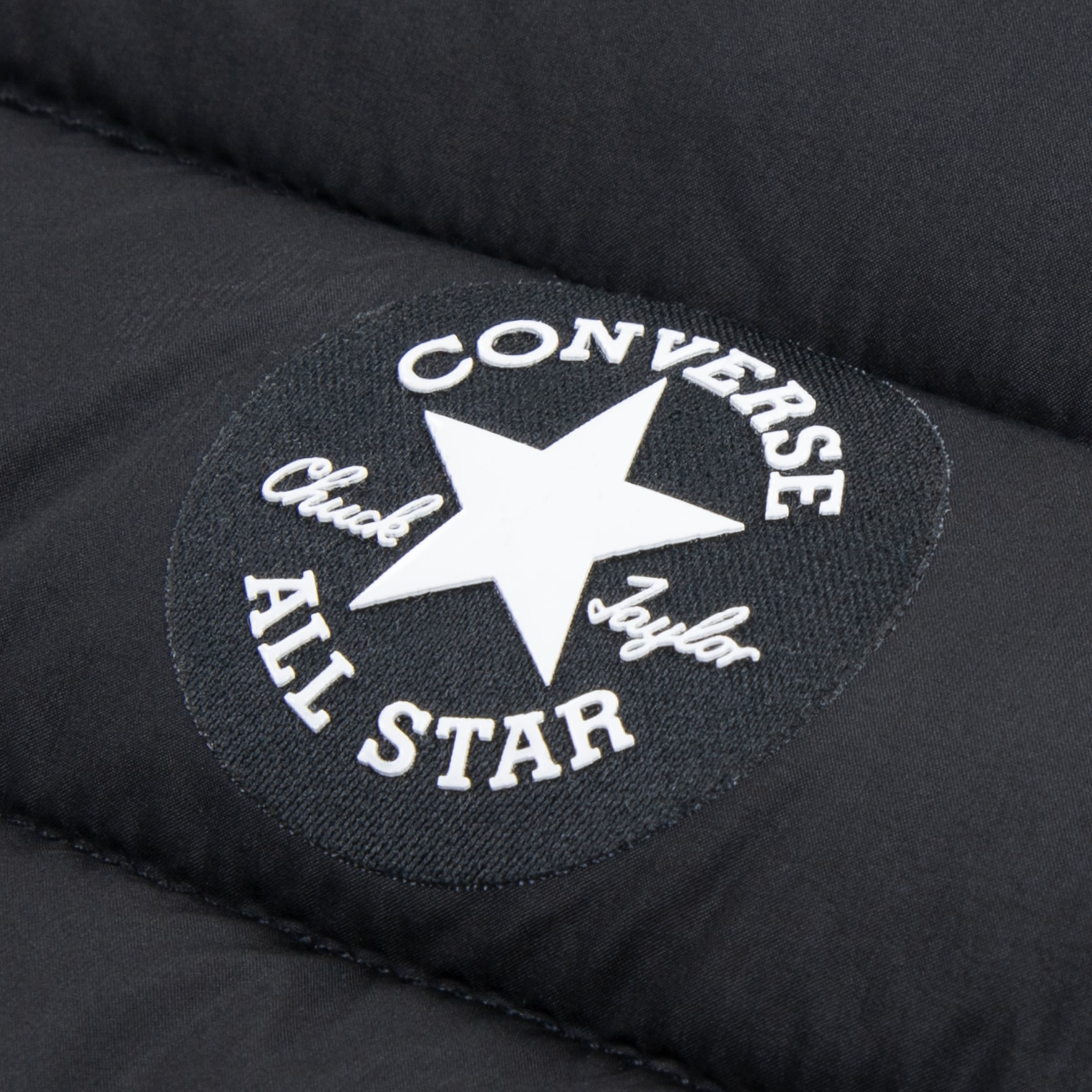 Converse Steppjacke »CNVN ESS MDWT PUFFER« mit wasserabweisender Beschichtung, leichte Ausführung