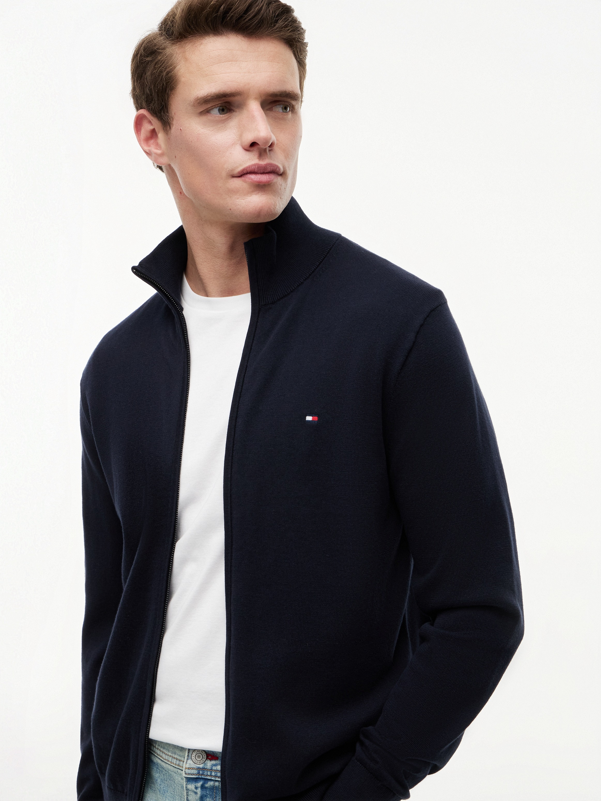 Tommy Hilfiger Strickjacke »ESSENTIAL COTTON ZIP THRU« mit Logostickerei