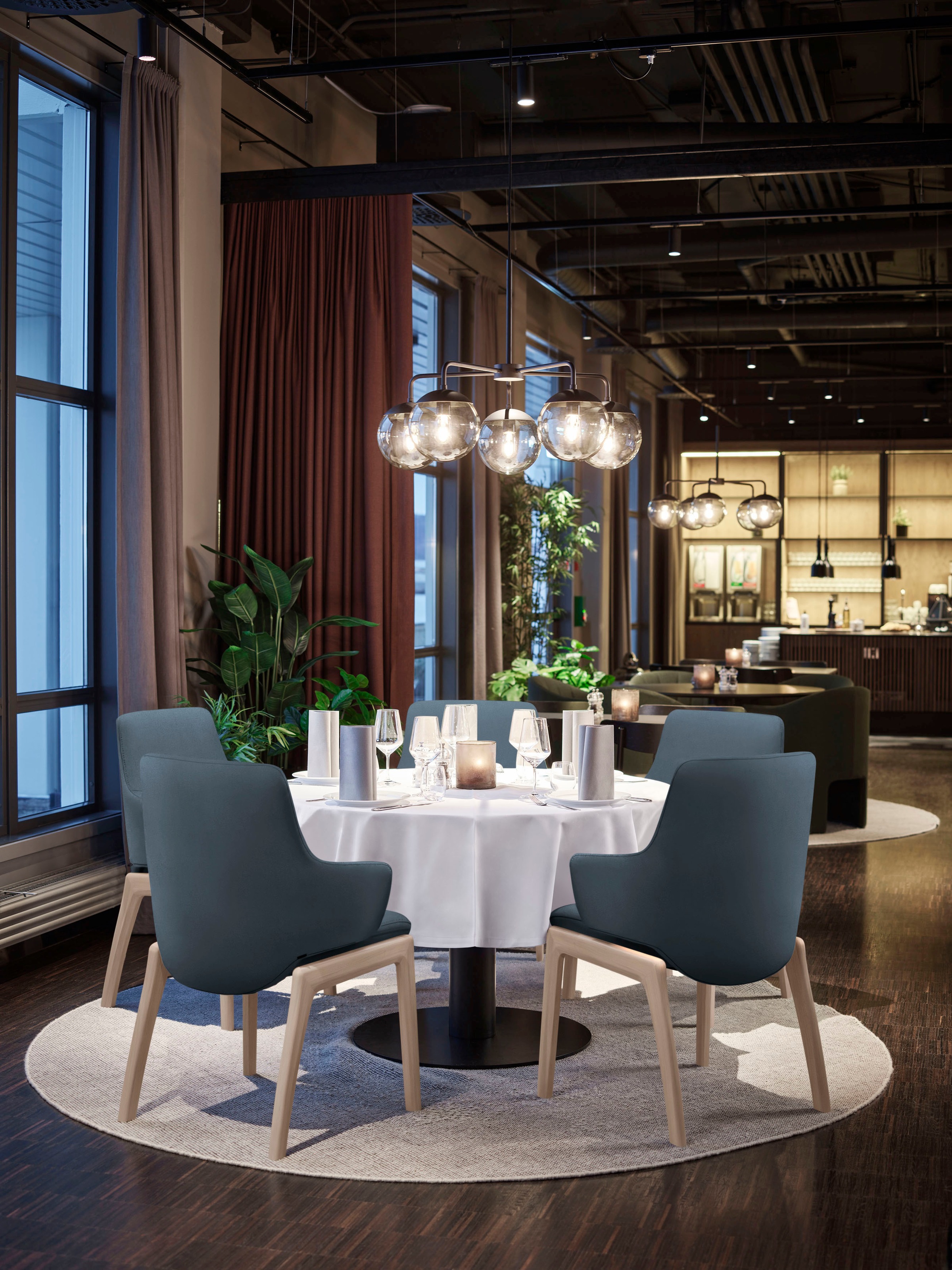 Stressless® Polsterstuhl »Laurel« () Low Back mit Armlehne, Größe L, mit abgerundeten Beinen in Eiche natur