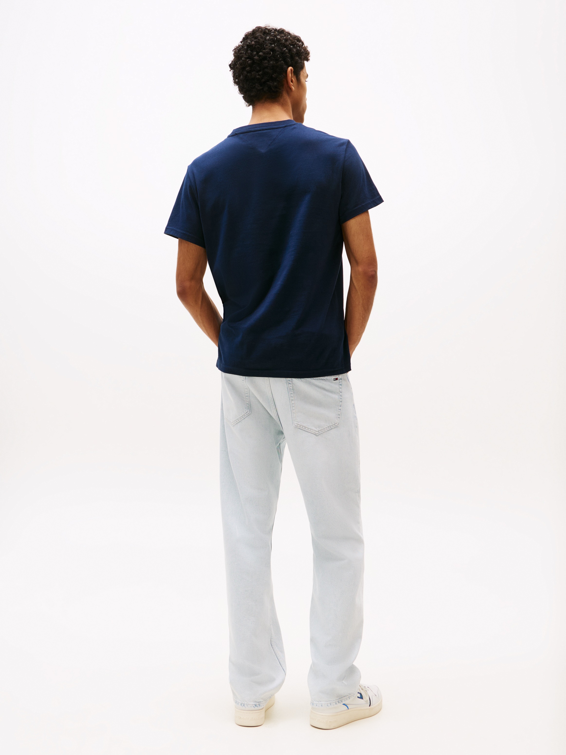 Tommy Jeans T-Shirt »TJM SLIM POP COLOR FLAG TEE EXT«, Mit Rundhalsausschnitt