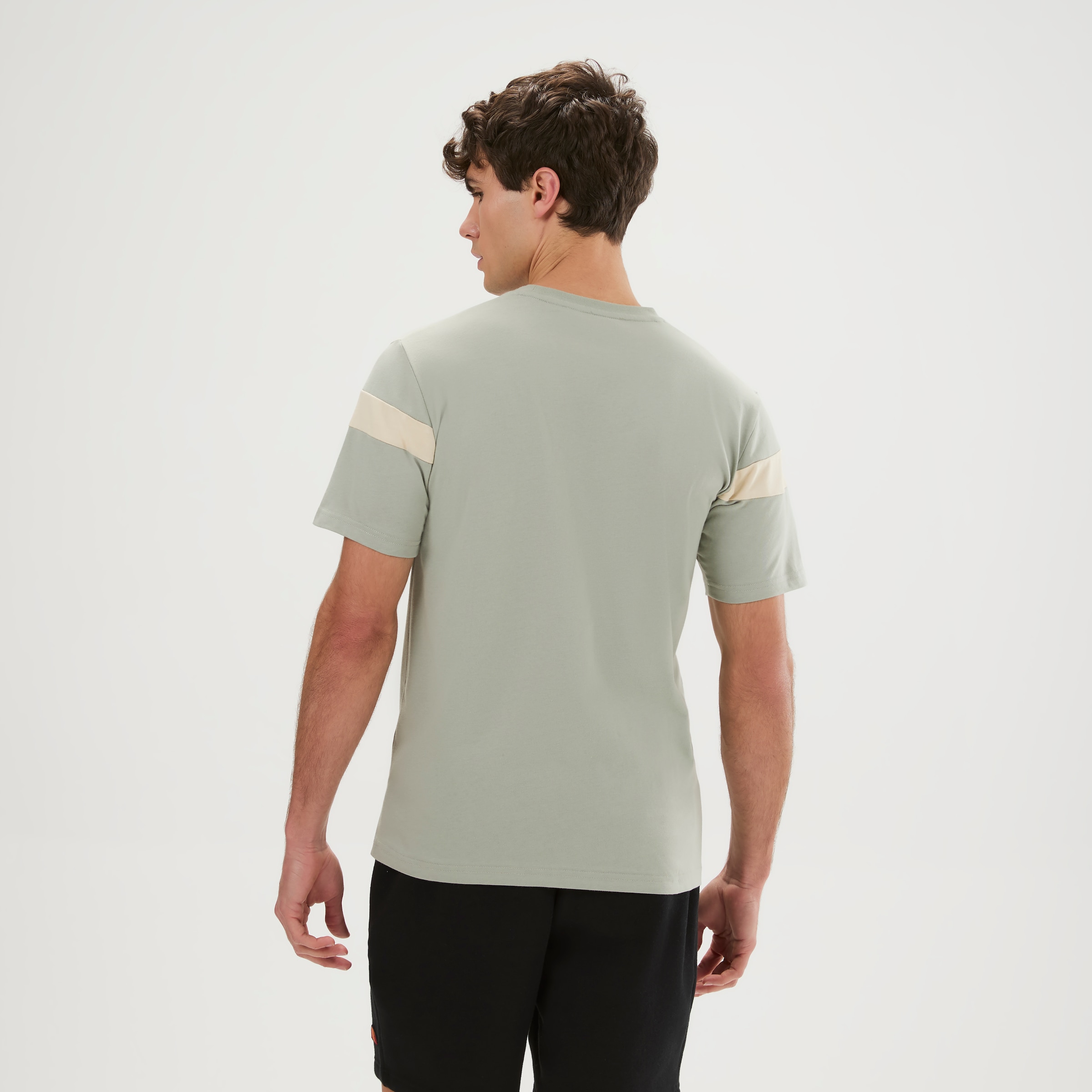 Ellesse T-Shirt »CASERIO TEE« für sportliche Aktivitäten, Kurzarm, Rundhalsausschnitt