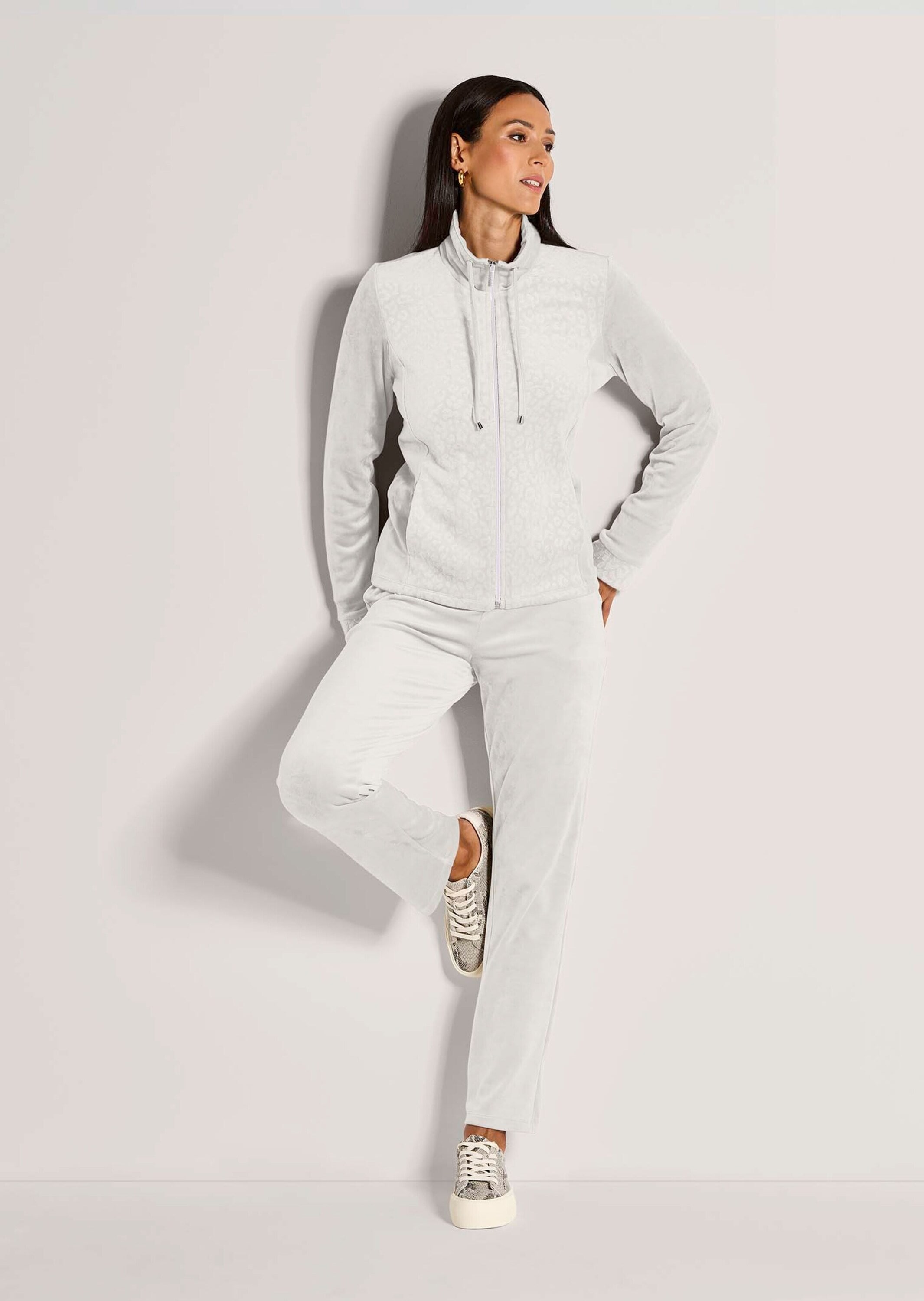 MADELEINE Kurzjacke »Sweatjacke Flauschige Nickijacke mit Reißverschluss« Weiche Nicki-Qualität