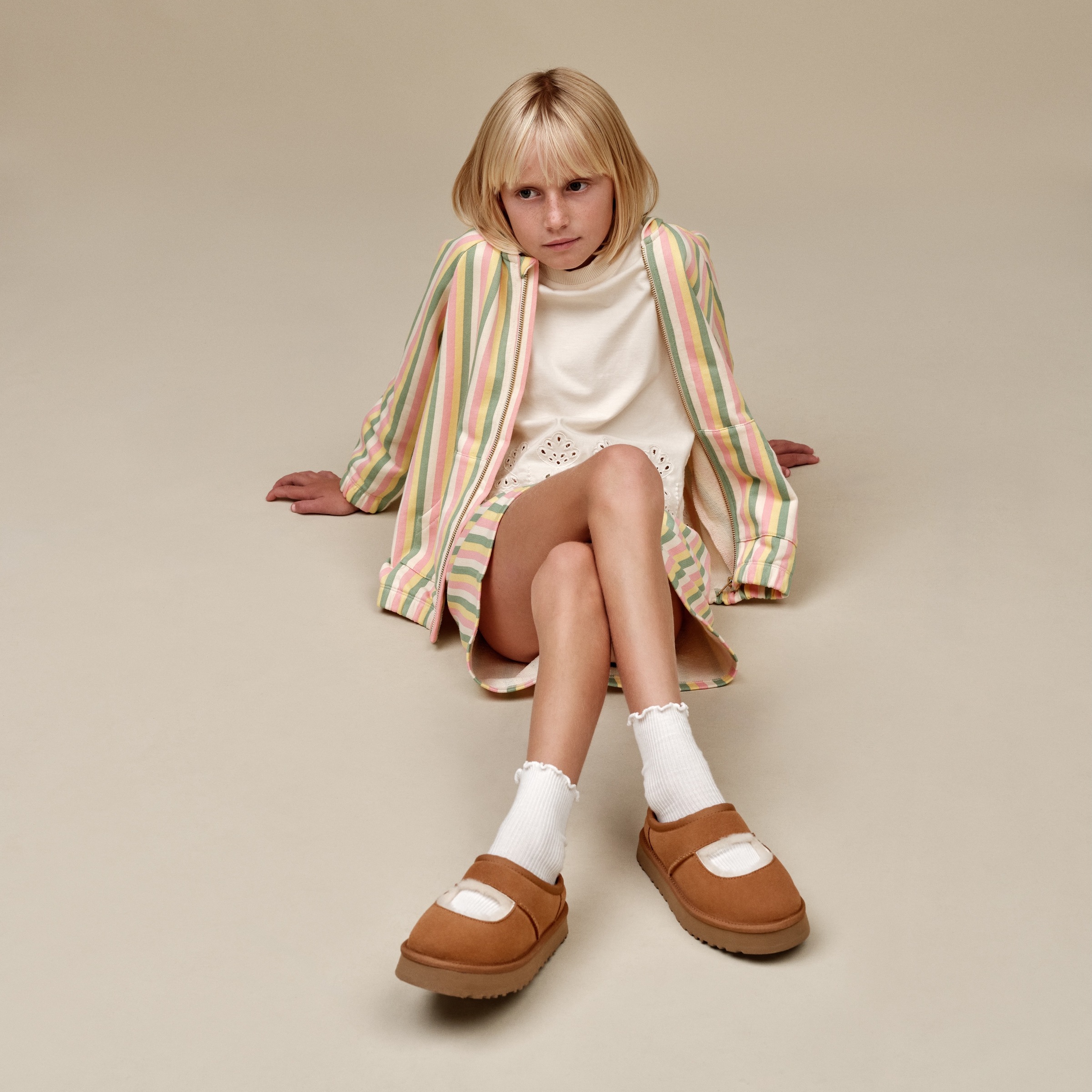 UGG Clog »KID´S BEA MARY JANE«, Plateauschuh, Schlappen, Sandale zum Schlupfen
