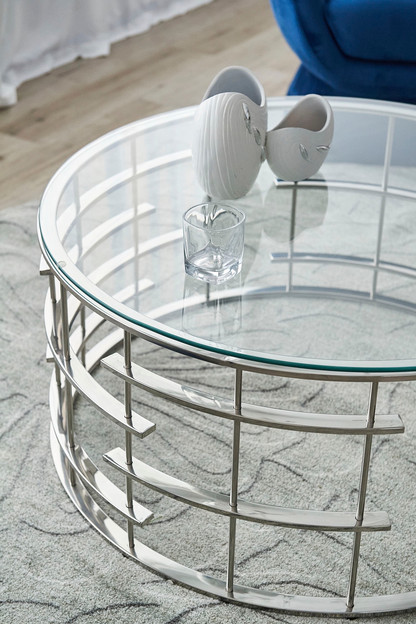 SalesFever Couchtisch »Glastisch: Stil und Funktionalität Wohnzimmertisch« Gestell gefertigt aus rostfreiem Edelstahl