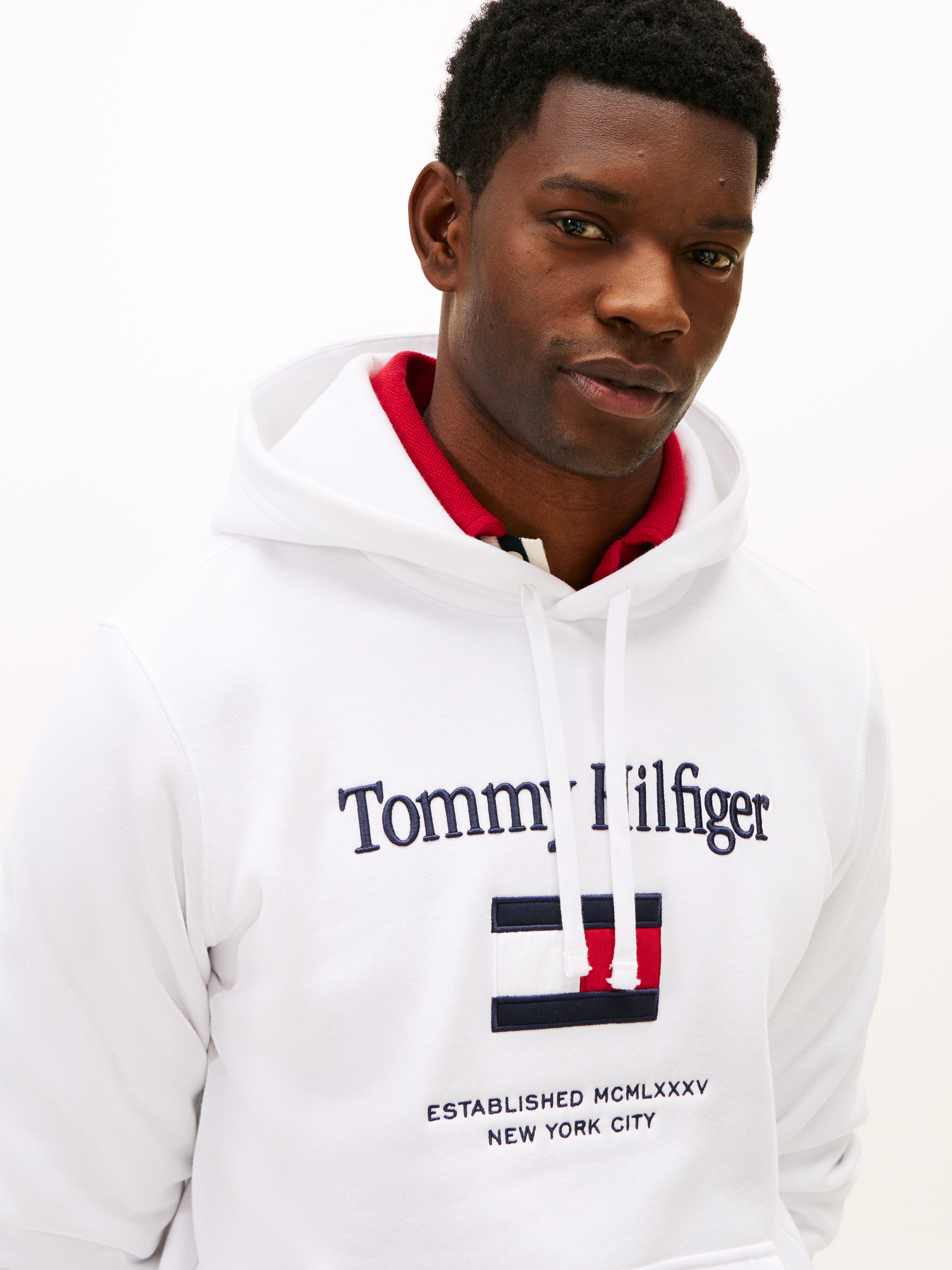 Tommy Hilfiger Hoodie »TOMMY EMBRO FLAG«, normale Passform, Stickerei

