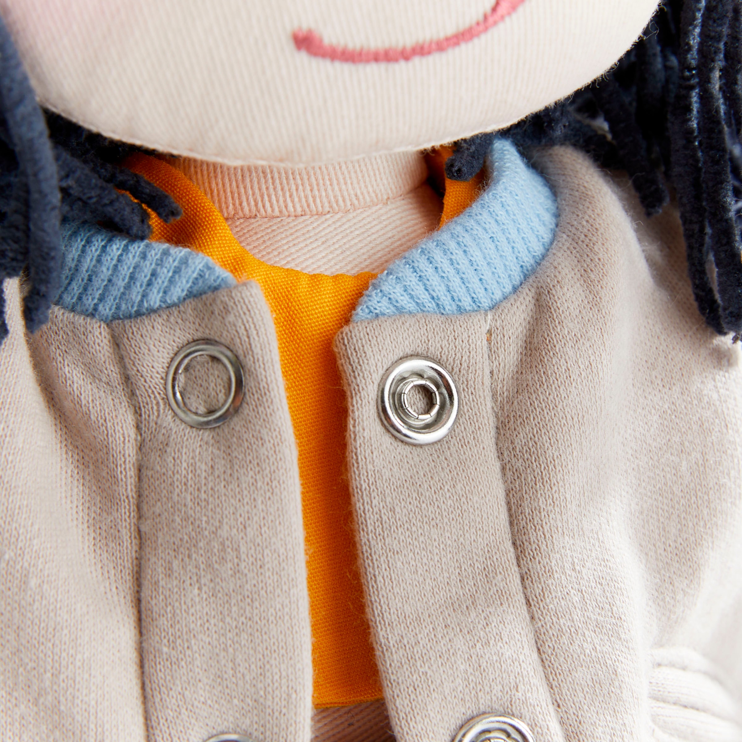 Haba Stoffpuppe »Yuki«, Mit Top, Sweatjacke und Hut