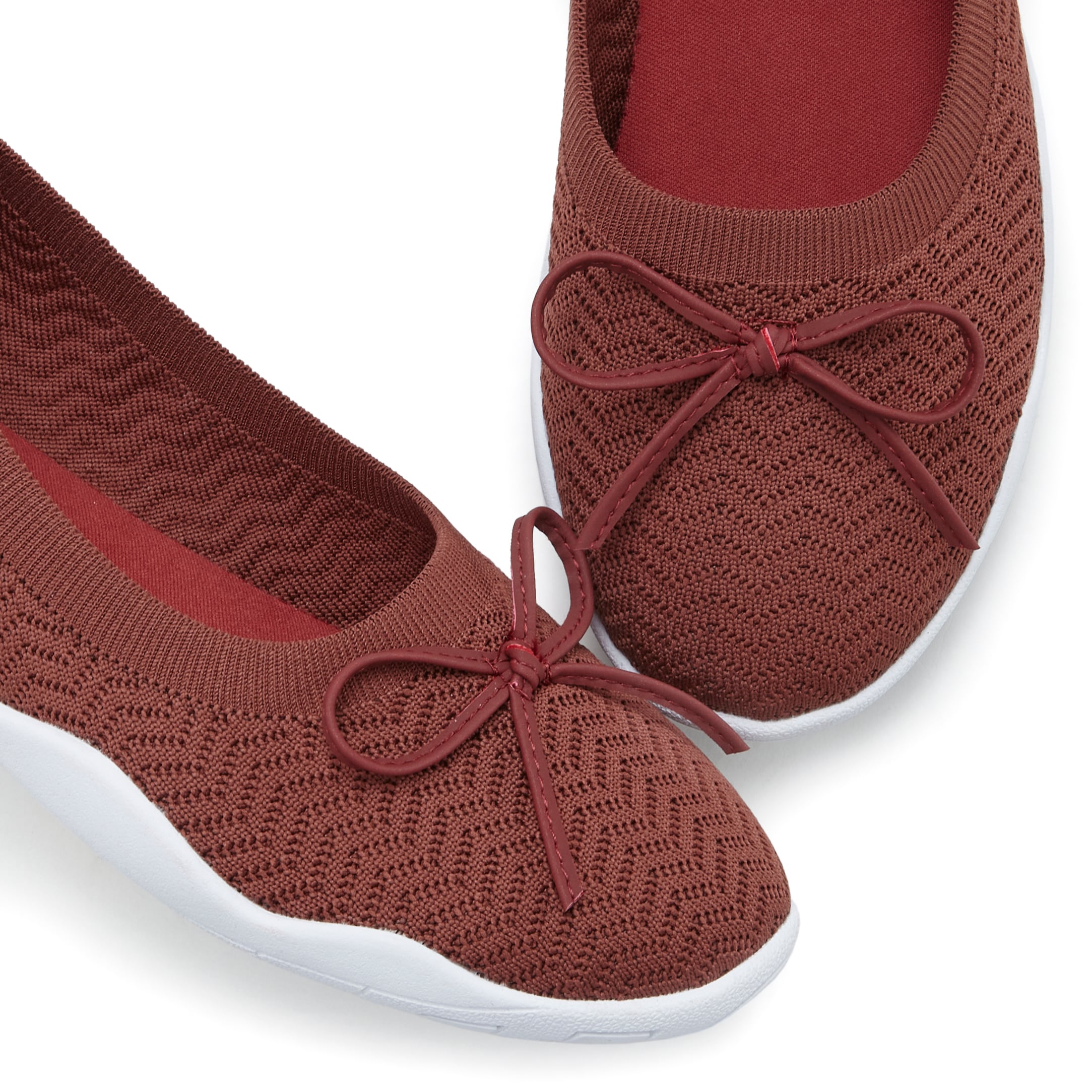 LASCANA Sneaker Ballerinas »Slip-On-Sneaker«, mit flacher & flexibler Sohle, superleicht, Slipper, Halbschuh VEGAN