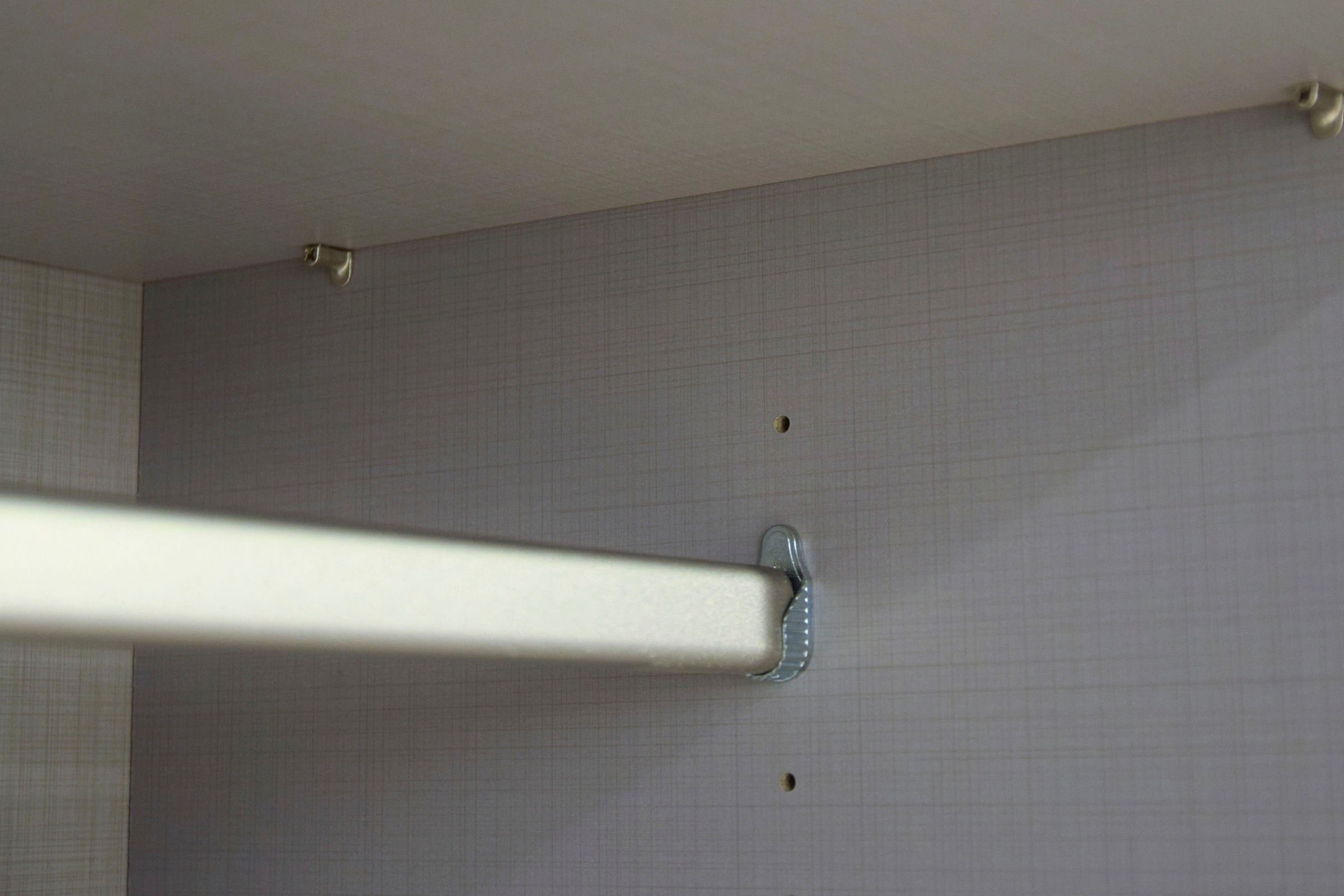 Fresh To Go Schwebetürenschrank »Laval«, inkl. zusätzlichen Einlegeböden, Schubkasteneinsatz und Selbsteinzug