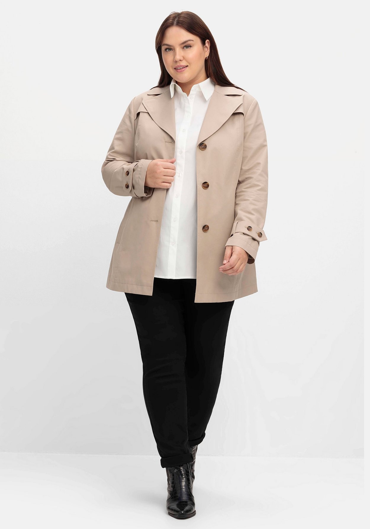 Sheego Outdoorjacke »Trenchcoat mit Gürtel, wasserabweisende Qualität«, (mit Gürtel), ohne Kapuze, mit Gürtel, wasserabweisende Qualität