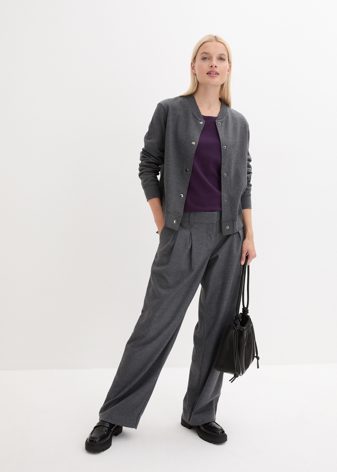 bonprix Strickpullover »Kurzarm Pullover« aus Baumwolle und Polyamid, Kurzarm-Design, figurbetonte Passform