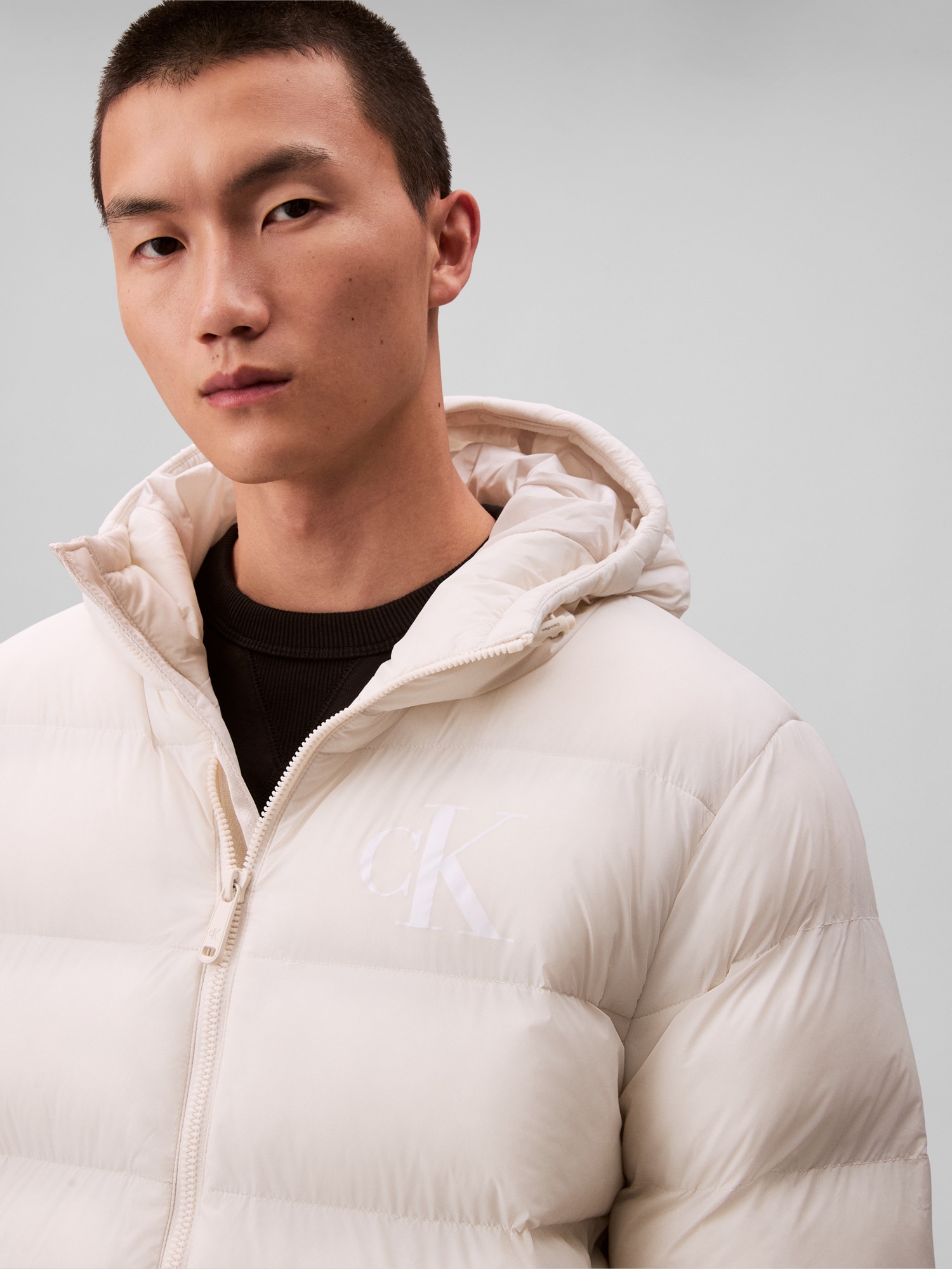 Calvin Klein Jeans Steppjacke »LS NYLON MONOGRAM PUFFER JKT« ohne Kapuze Mit Rundhalsausschnitt, regular fit