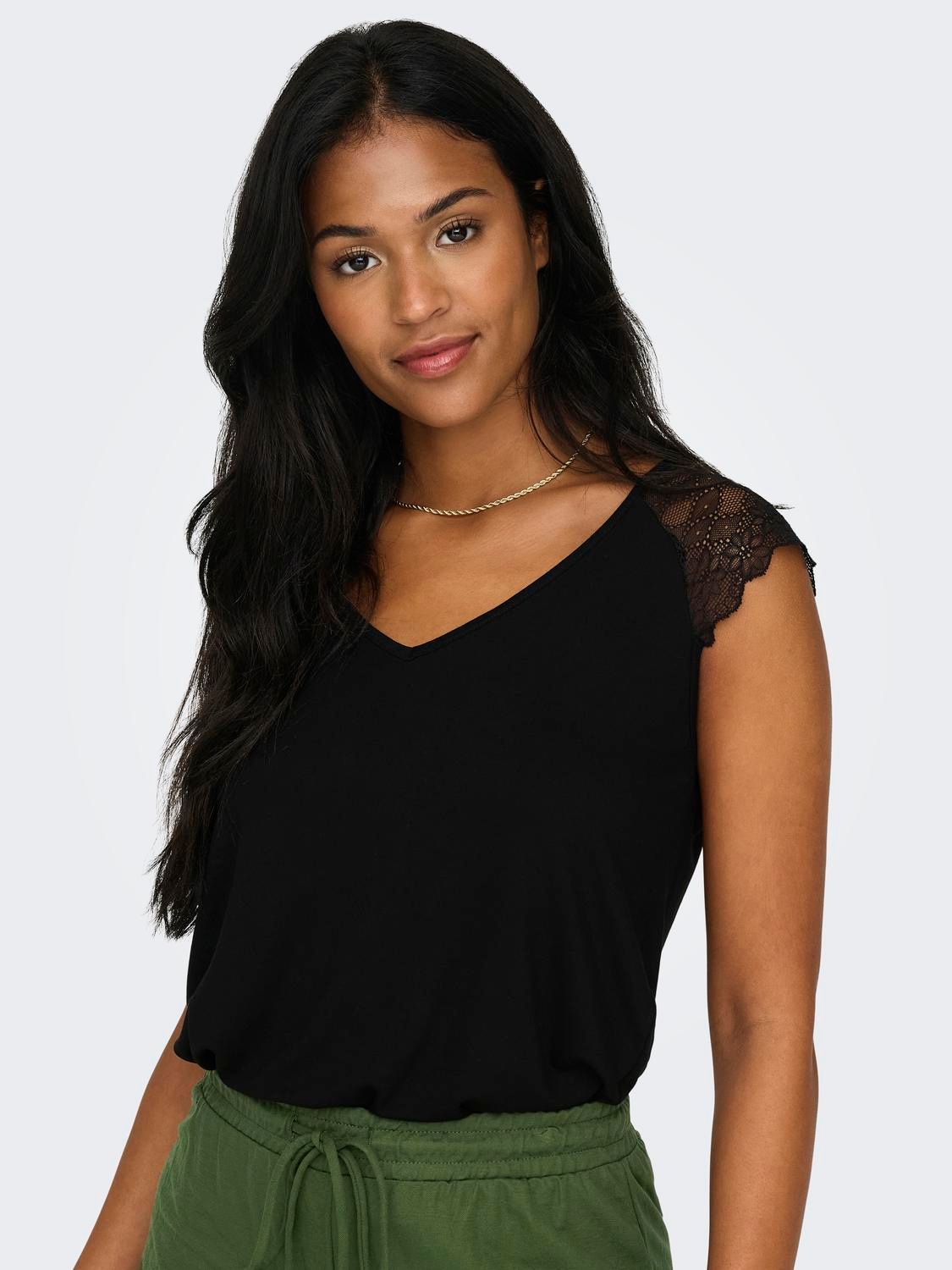 ONLY V-Shirt »ONLPETRA S/S LACE MIX TOP CS JRS«