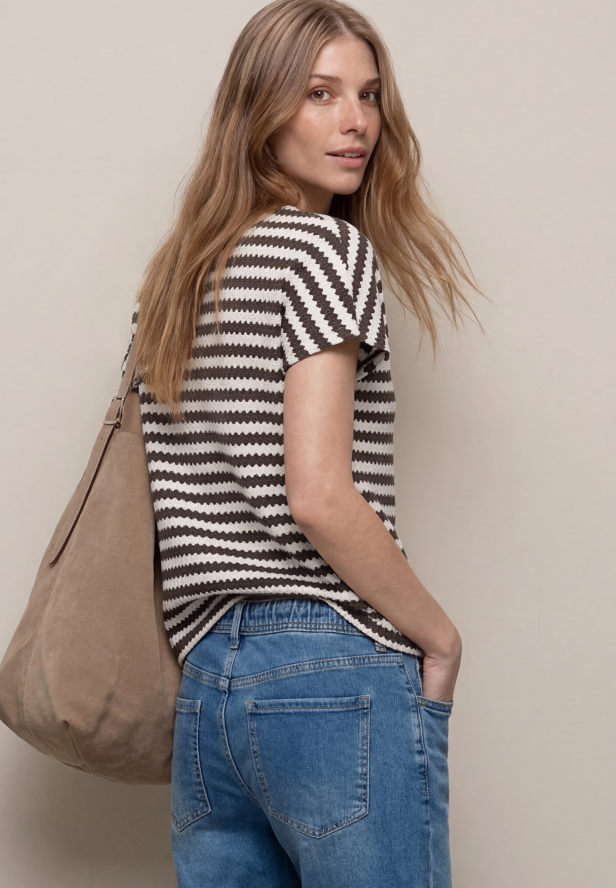 STREET ONE Rundhalsshirt »Style Cris« Sommershirt mit Streifen und im Strick-Look