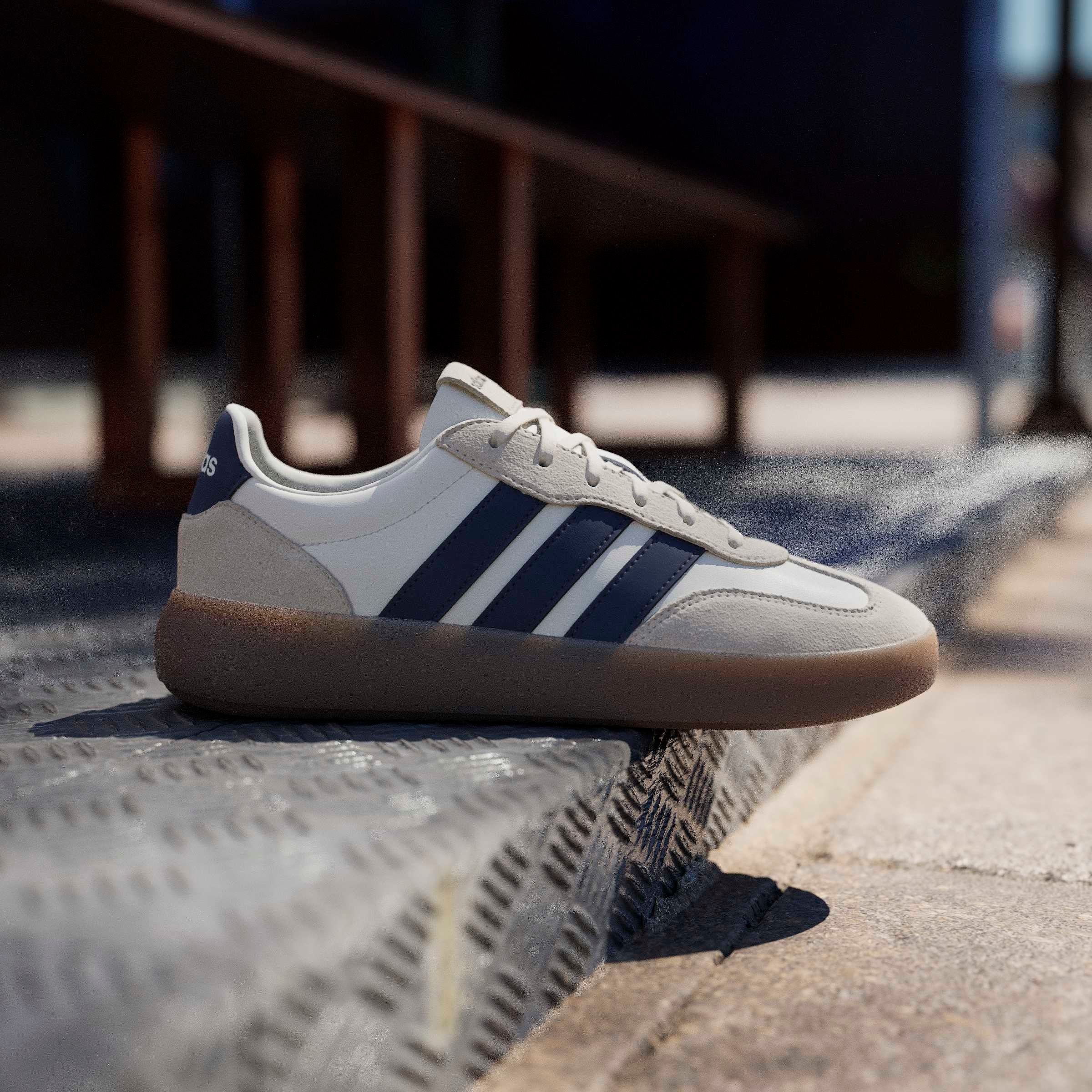 adidas Sportswear Sneaker »BARREDA DECODE«  inspiriert vom Design des adidas handball spezial