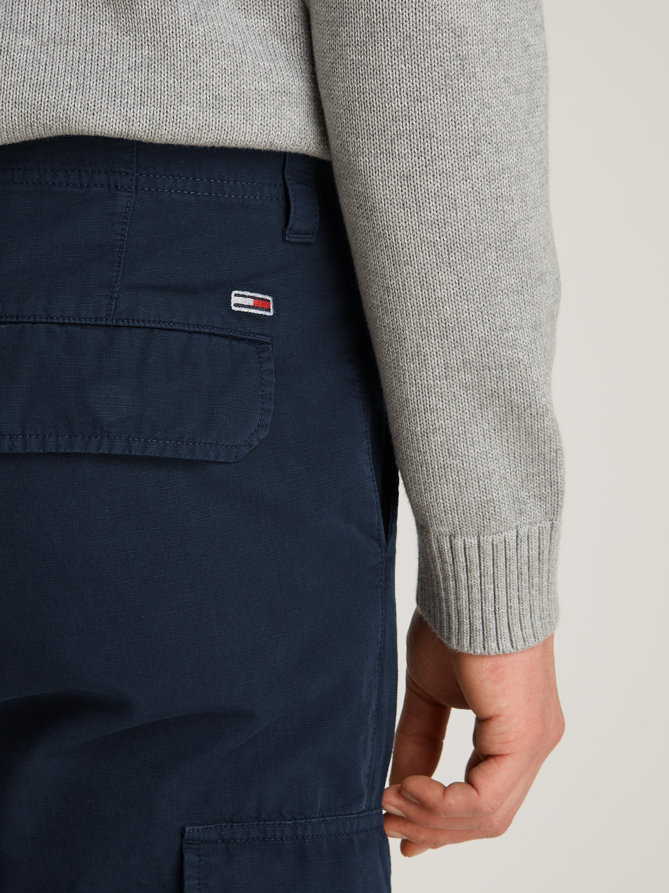 Tommy Jeans Cargohose »TJM RYAN CARGO«, mit Logostickerei