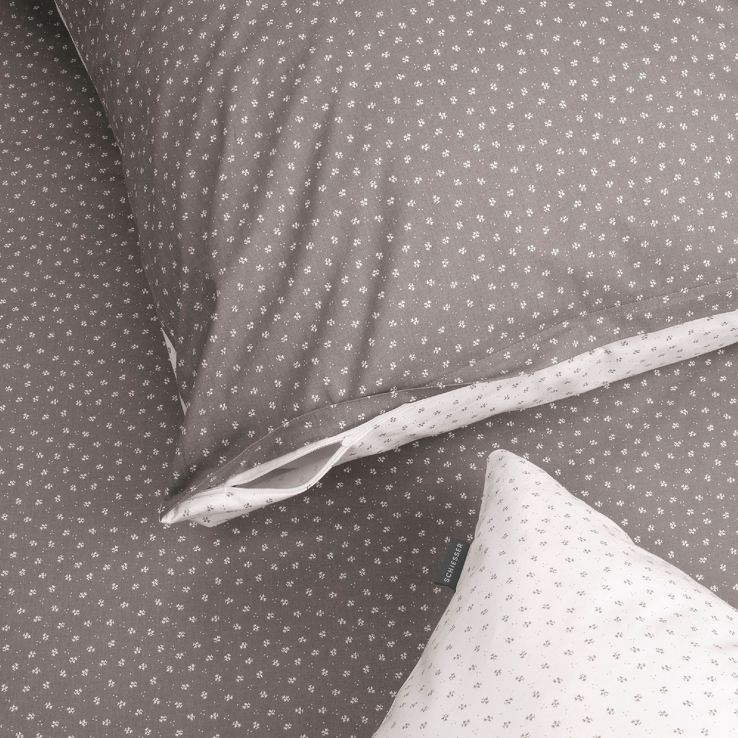 Schiesser Bettwäsche »Millie aus weicher Baumwolle mit filigranen Blüten« 2 Stk. tlg. MADE IN GREEN by OEKO-TEX®