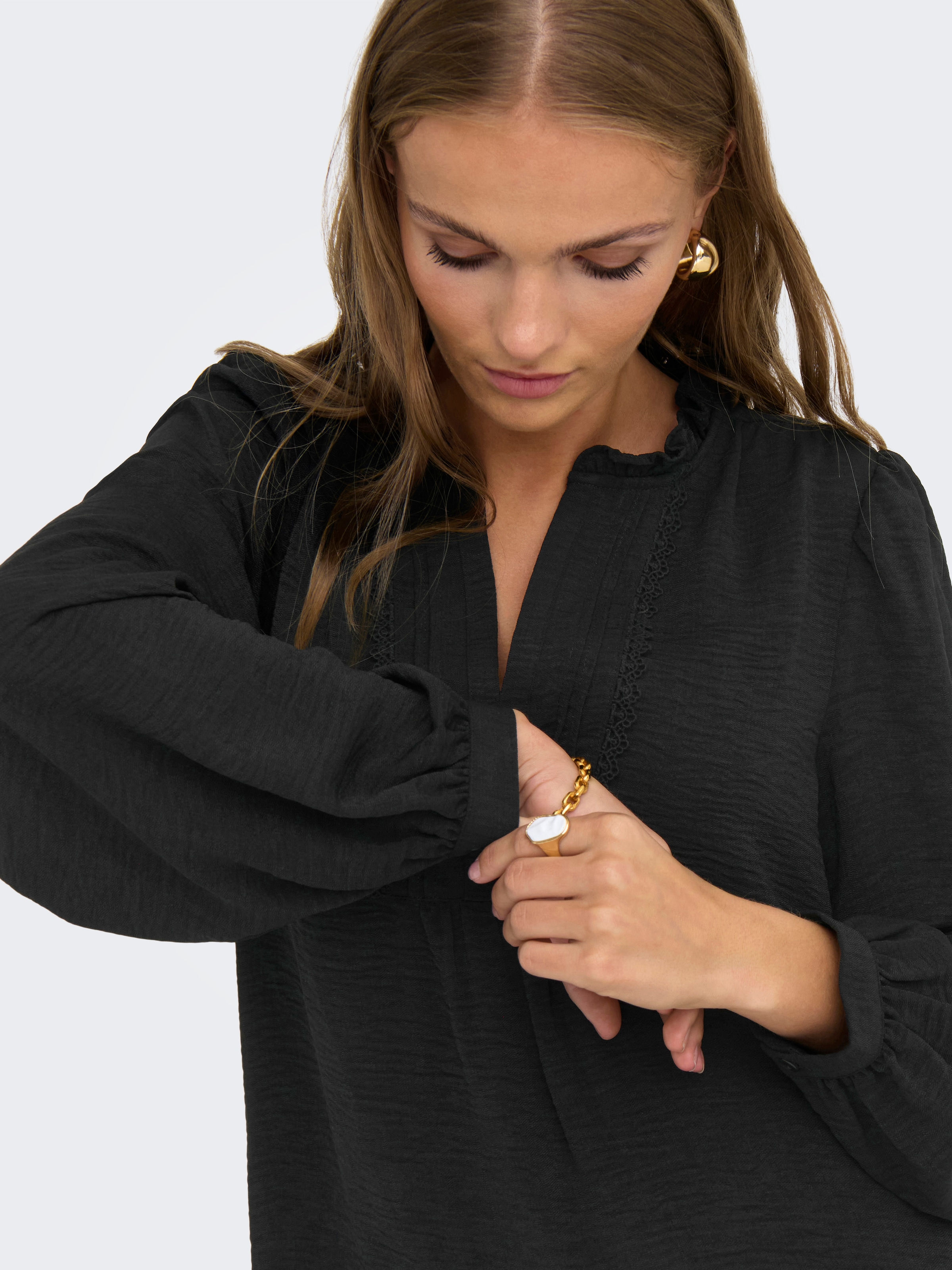 JDY Langarmbluse »JDYRACHEL LIFE L/S PINTUCK TOP WVN NOOS«, im romantischen Look mit Spitzenbordüre