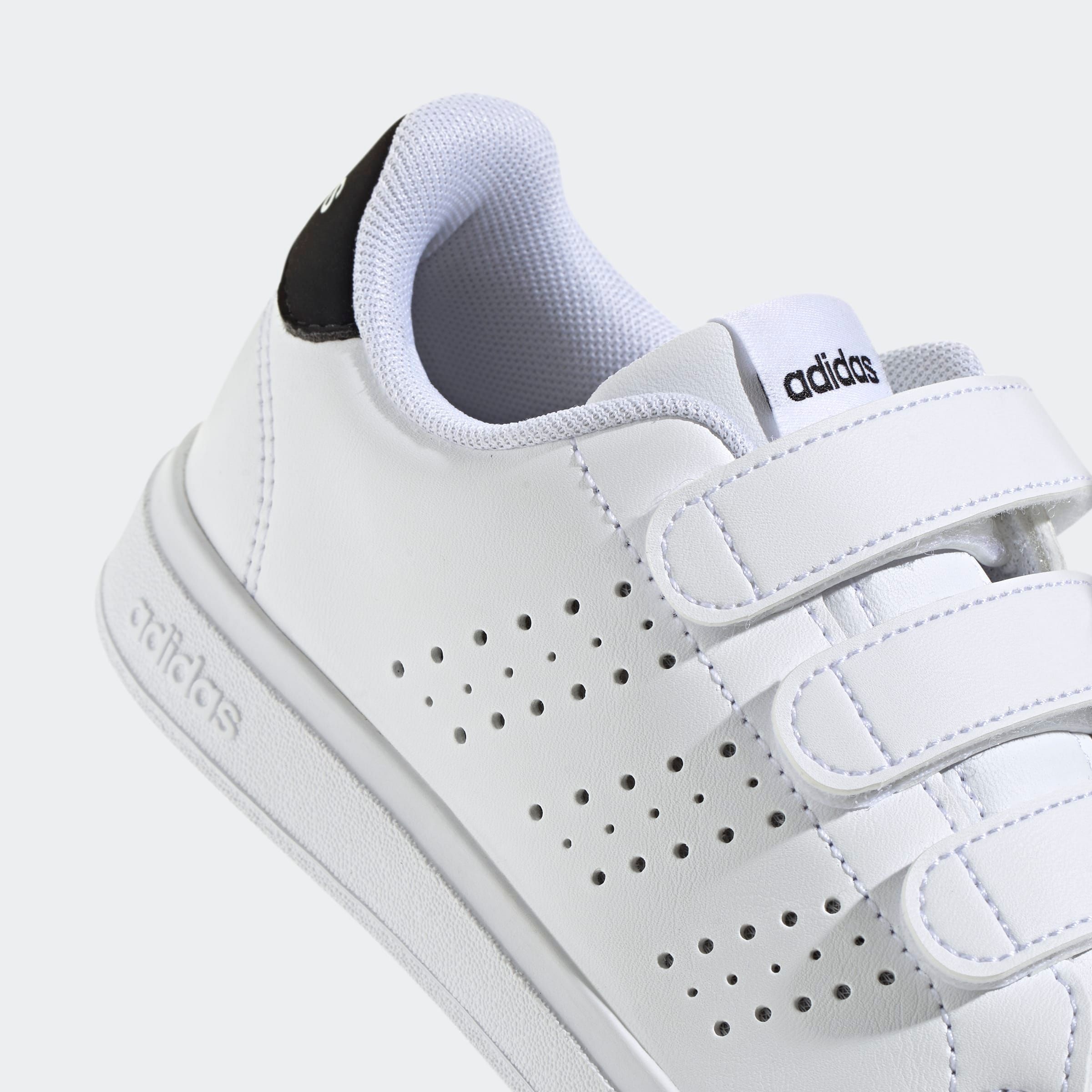 adidas Sportswear Klettschuh »ADVANTAGE BASE 2.0 KIDS«, Design auf den Spuren des adidas Stan Smith