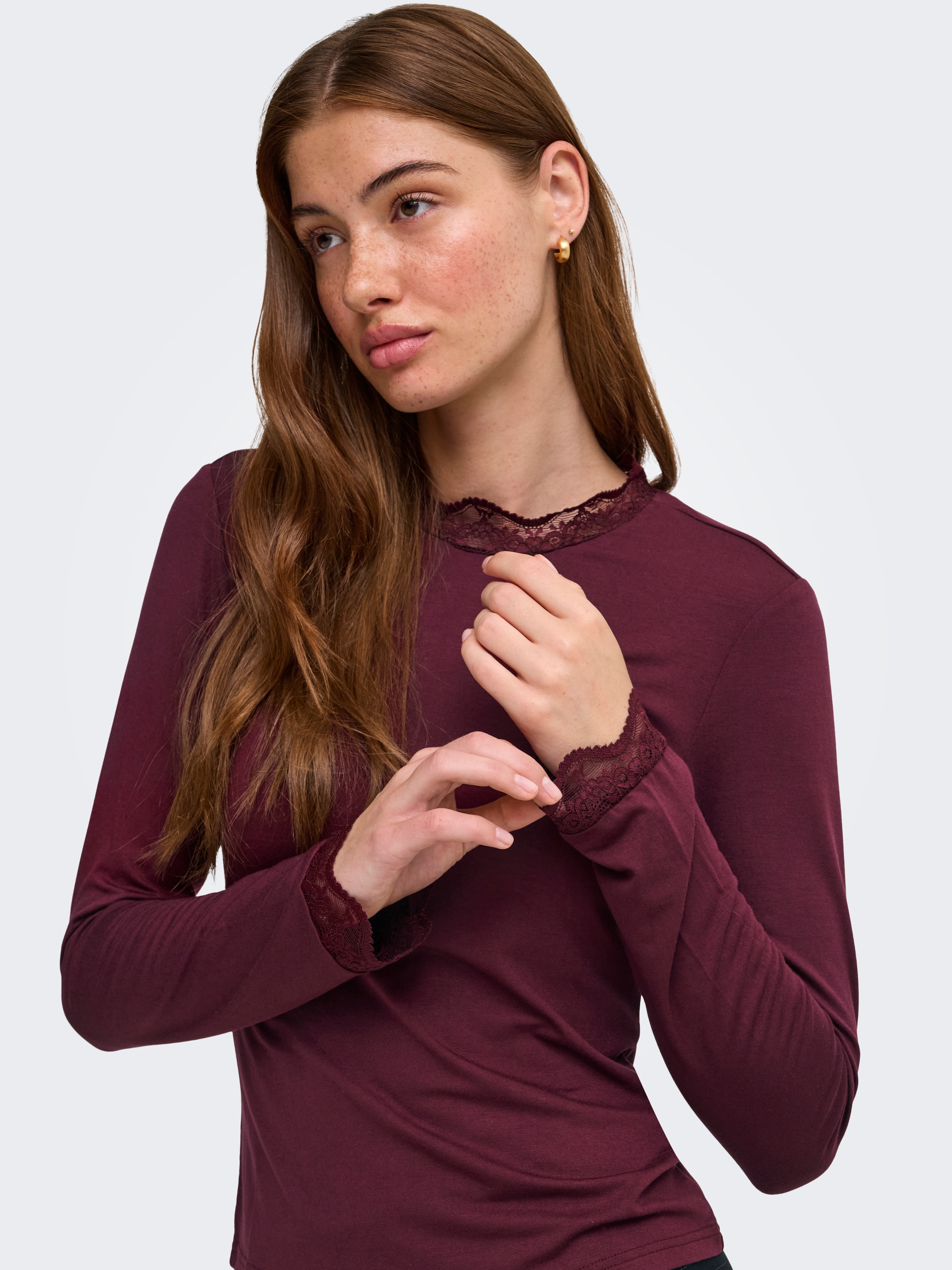 ONLY Langarmshirt »ONLLIV L/S TOP WITH LACE DETAILS CS JRS« Viskosemischung, regular fit