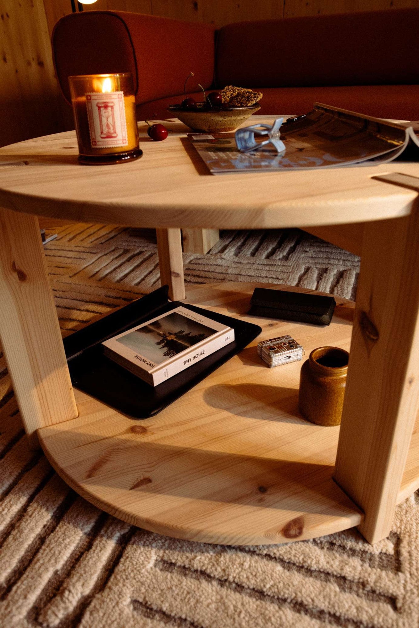 Karup Design Couchtisch »TUCK Coffee table round, Couchtisch, zeitloses Design, Made in Europe« Praktischer Stauraum, platzsparend, FSC®-zertifiziertem Massivholz