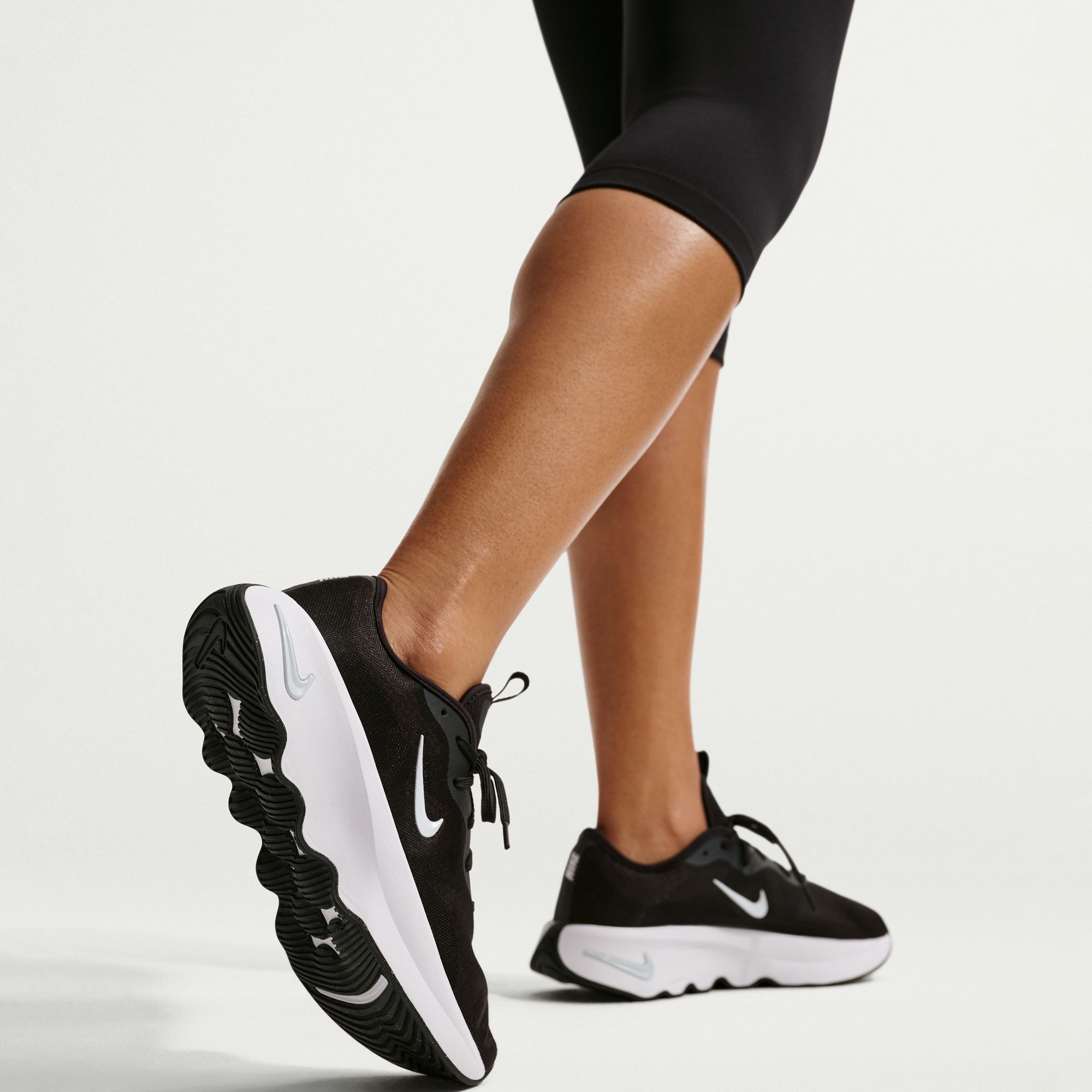 Nike Walkingschuh »WMNS MOTIVA 2«