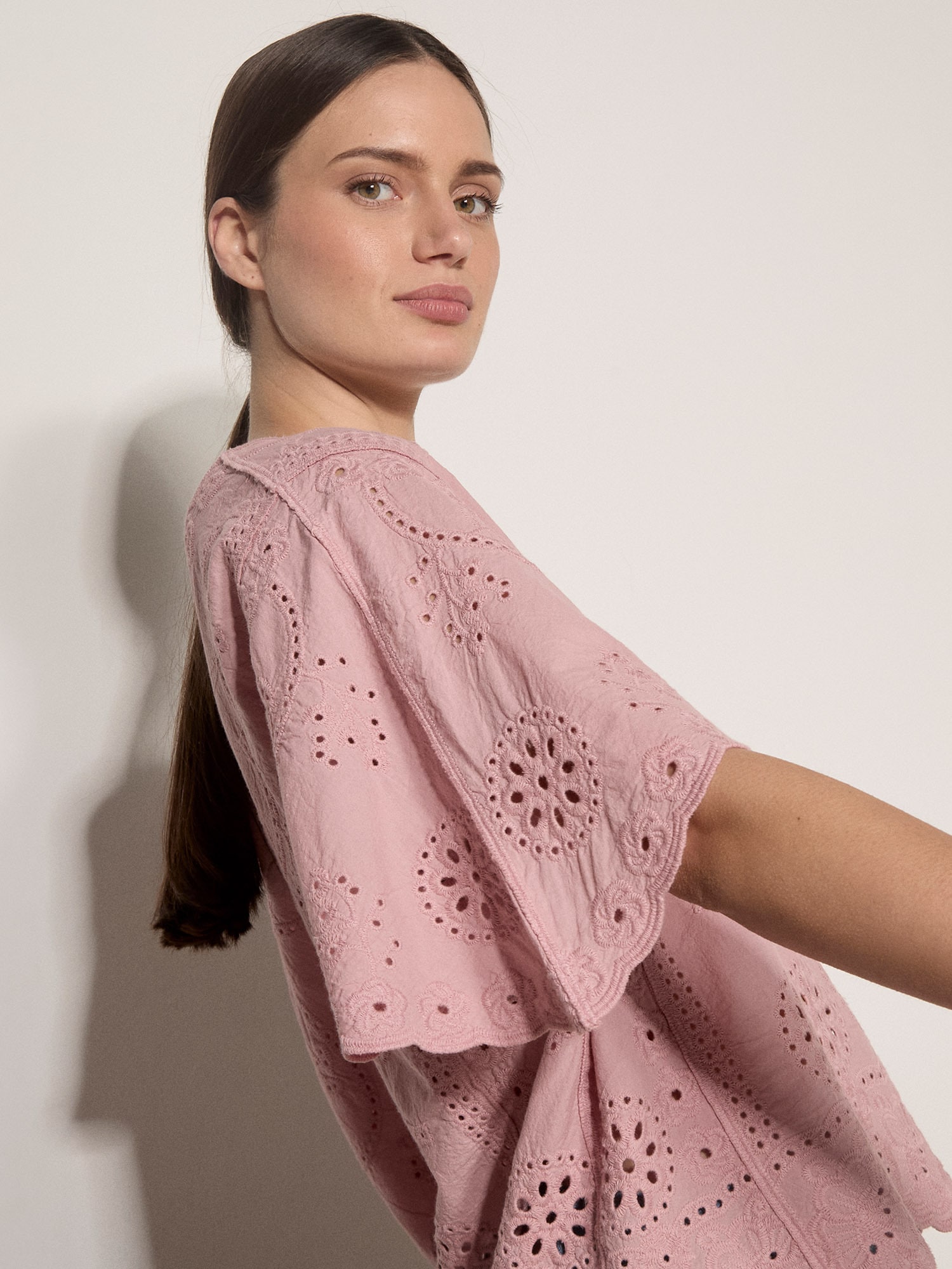 Apricot Shirtbluse »Spitzentop« 1 mit Stickereien