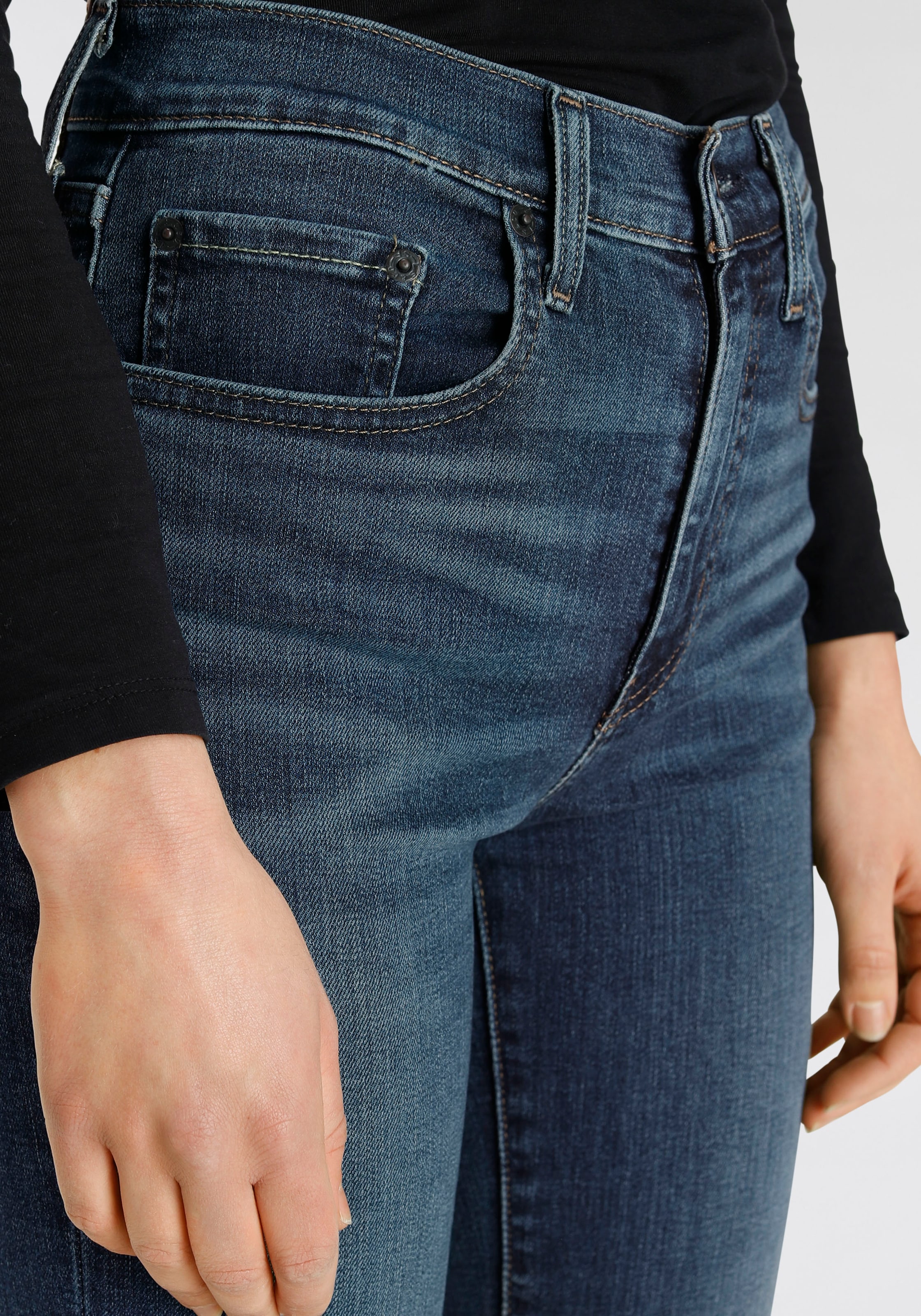 Levi's® Straight-Jeans »724 High Rise Straight«