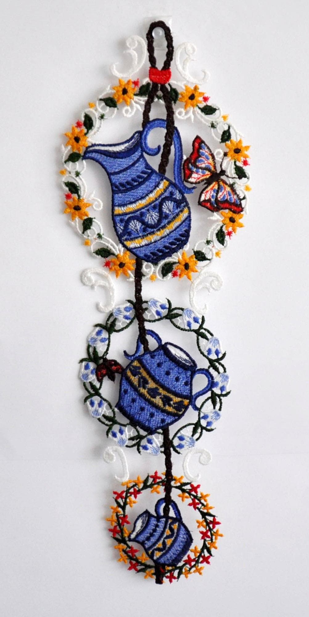 Stickereien Plauen Fensterbild »Krüge« in bunt, Größe B/L: 16 cm x 46 cm