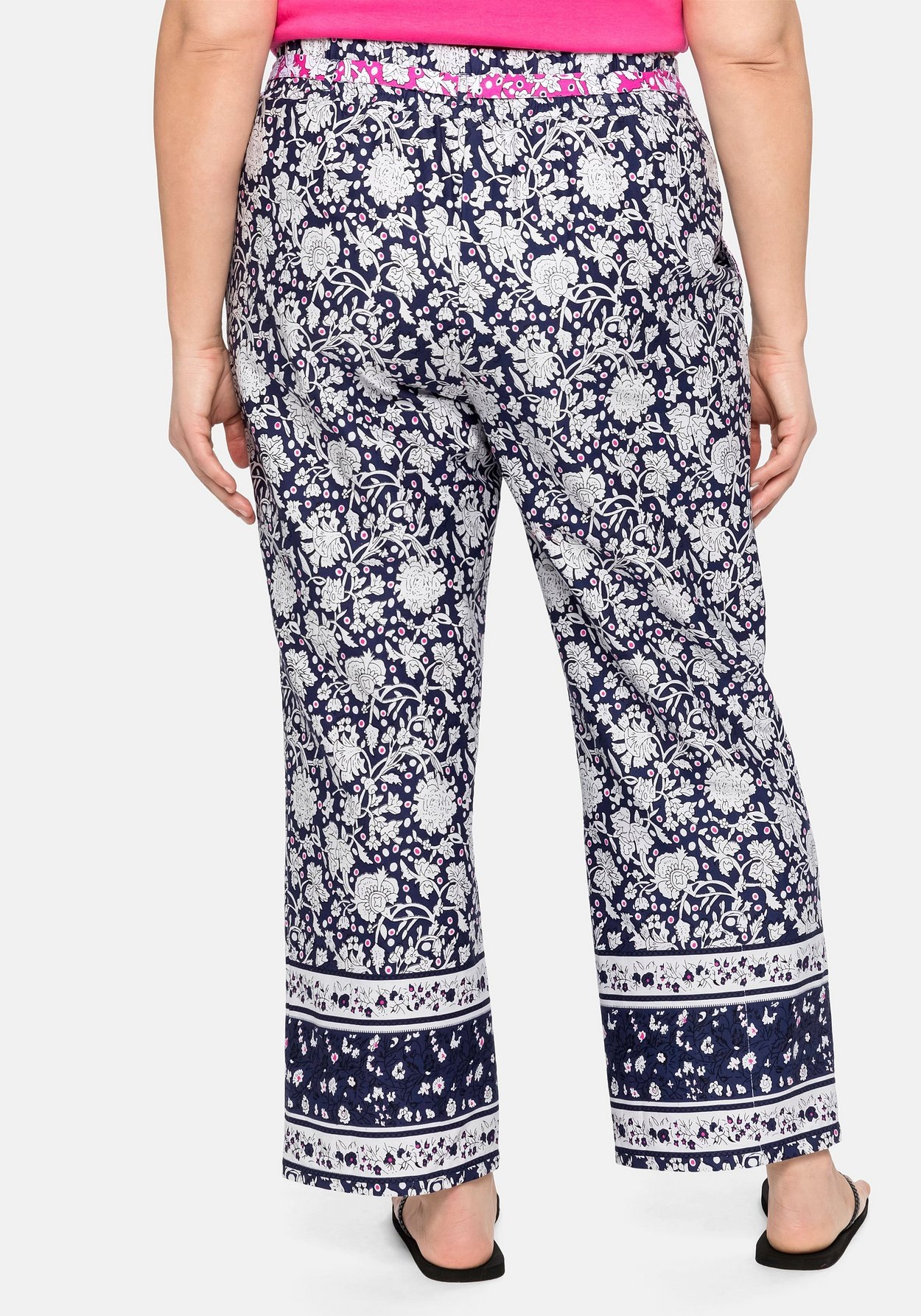 Sheego Schlupfhose »Lounge-Hose mit Blumendruck und Gürtel«