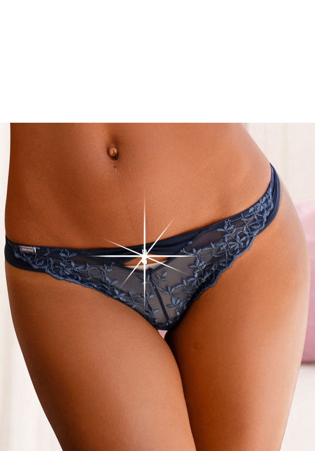 Marie Claire String, mit Blütenstickerei