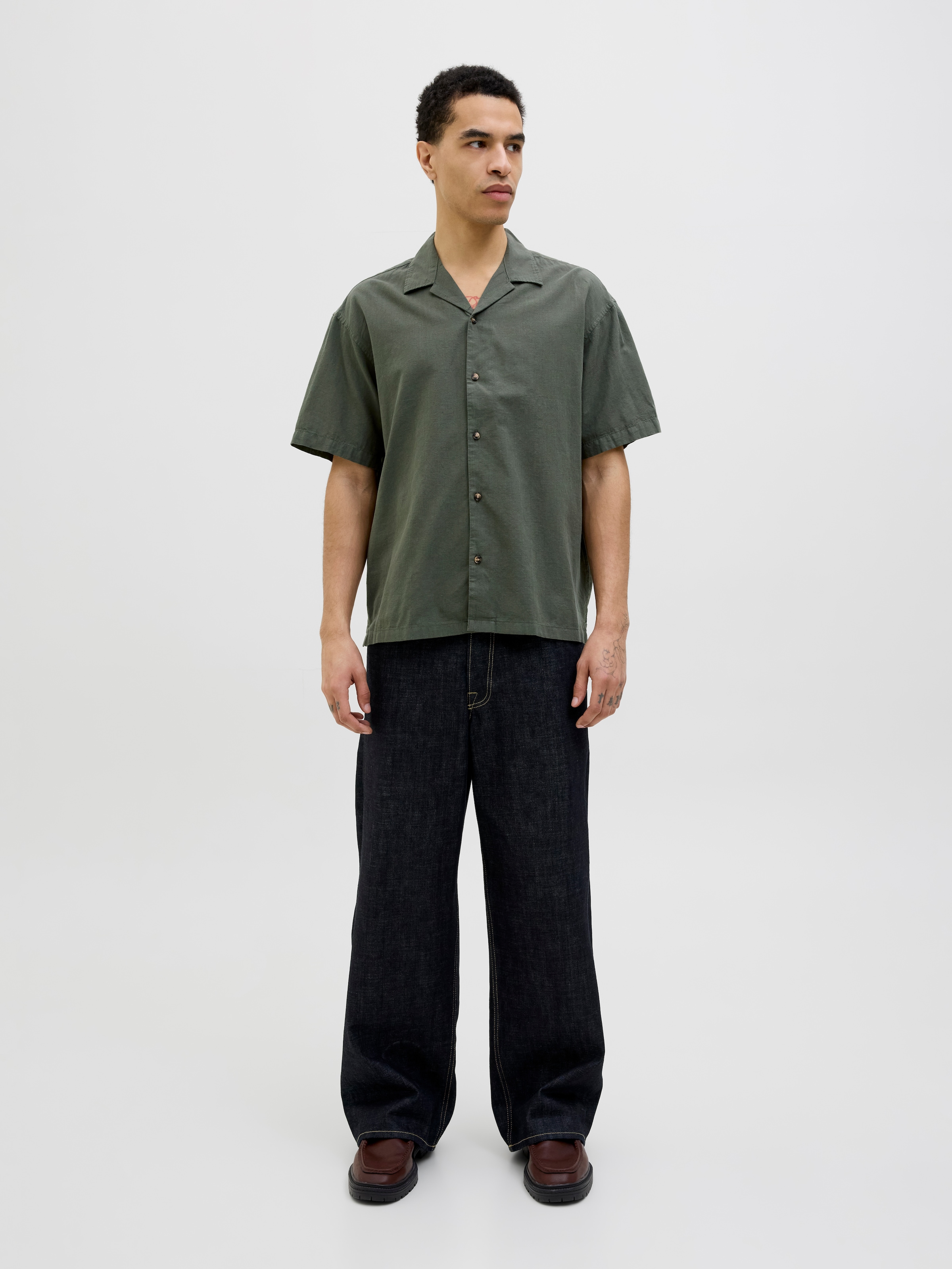 Jack & Jones Kurzarmhemd »JJESUMMER RESORT SHIRT SS SN«, mit Resort Kragen