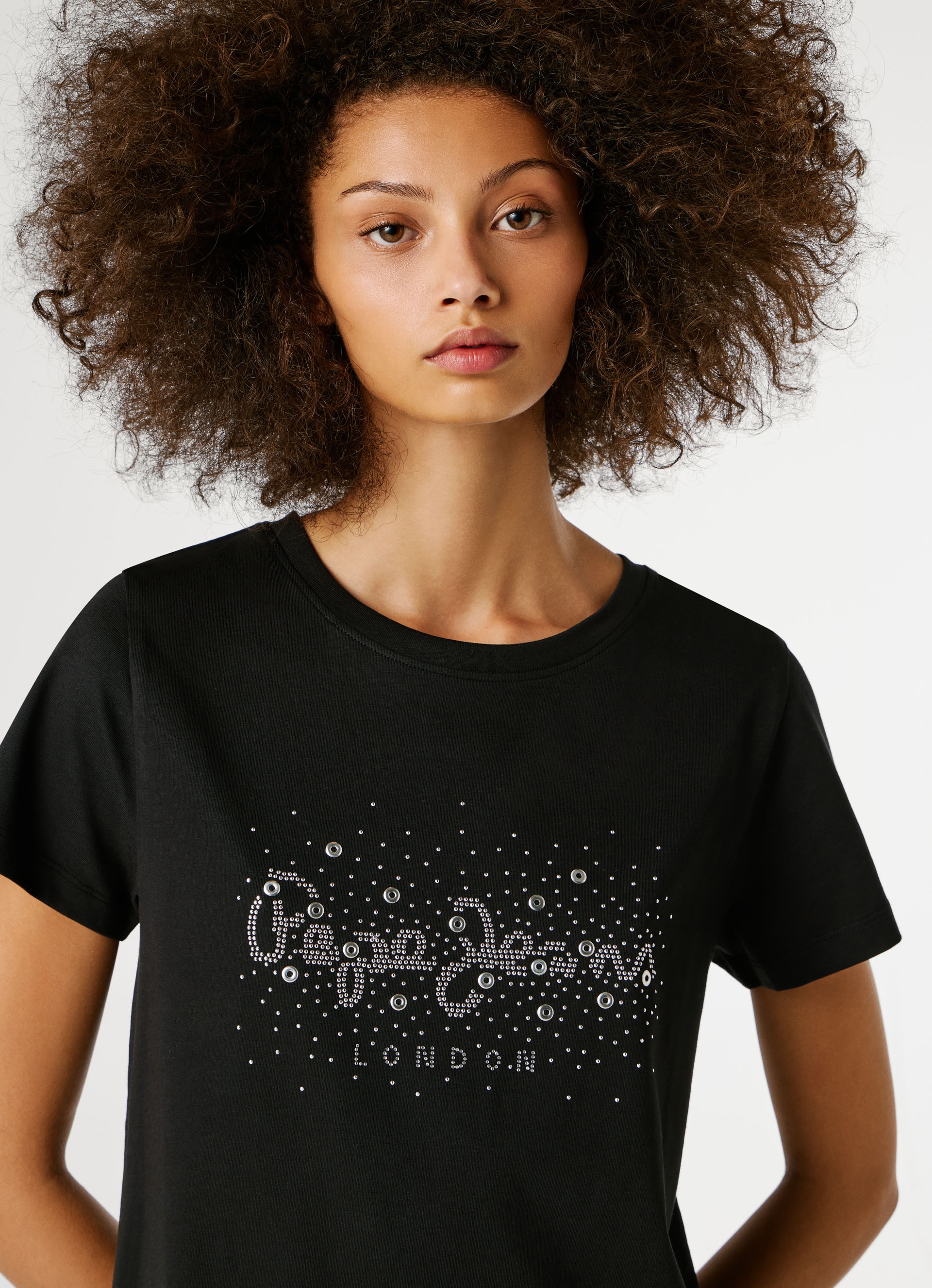 Pepe Jeans T-Shirt »BRADY« mit Rundhals, Nietenapplikation