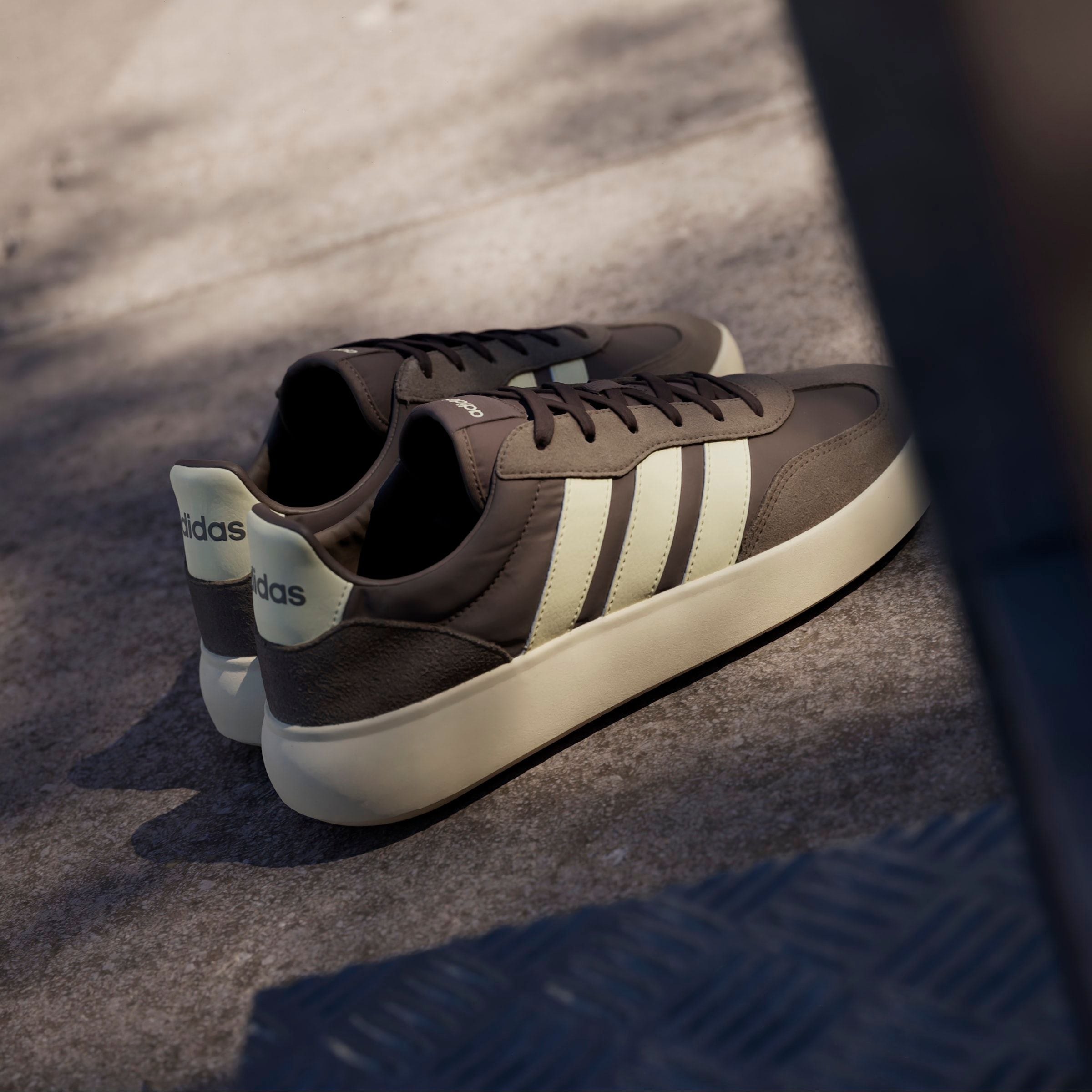 adidas Sportswear Sneaker »BARREDA DECODE«  inspiriert vom Design des adidas handball spezial