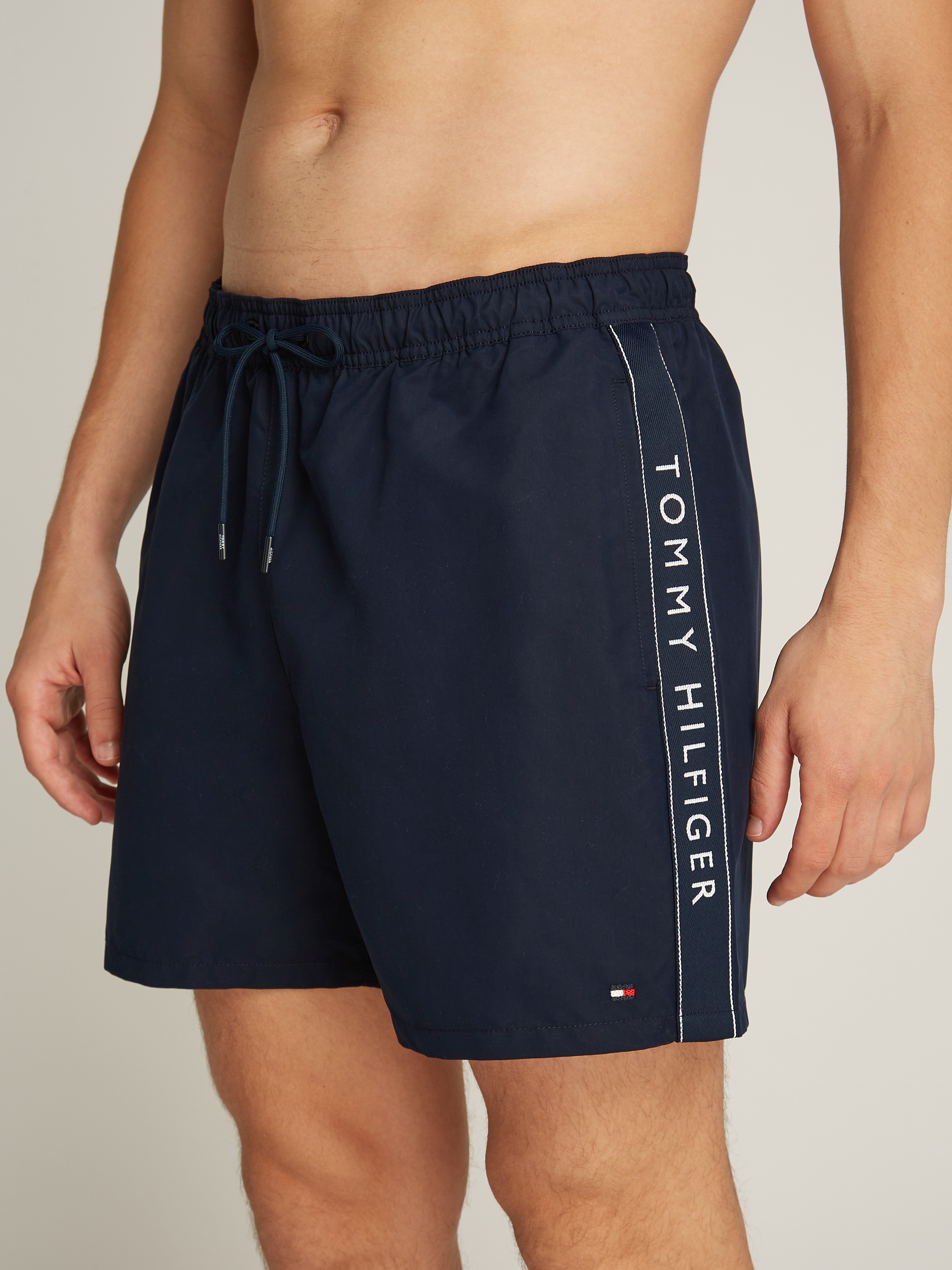 Tommy Hilfiger Swimwear Badeshorts »MEDIUM DRAWSTRING TAPE«, mit Logo-Band