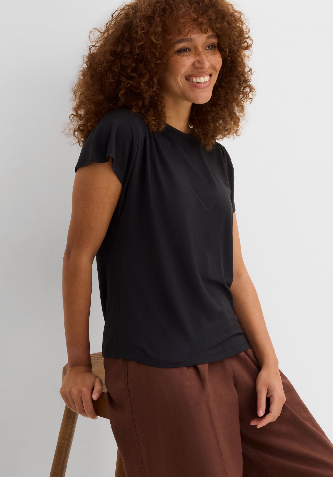 bonprix T-Shirt Oversize-Passform, Kurzarm, mit Raffung an der Schulter