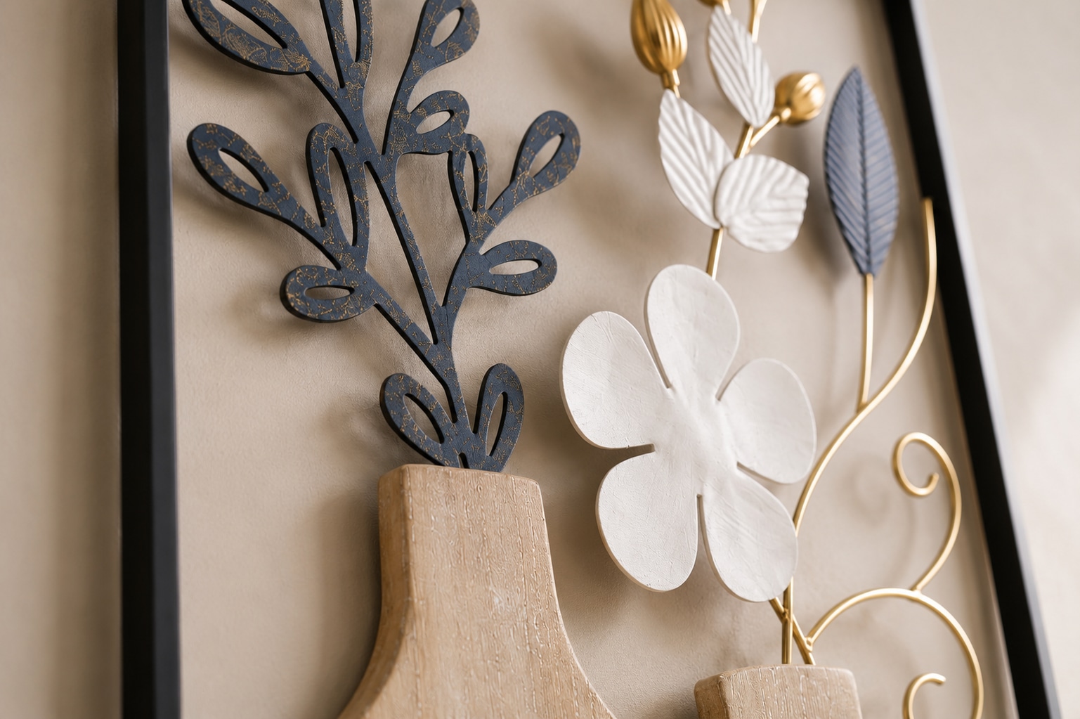 OTTO home Wanddekoobjekt »Wanddeko, filigrane Blüten für jeden Wohnstil« Wohnaccessoire, Kombination aus Metall und Holz, 40x60cm