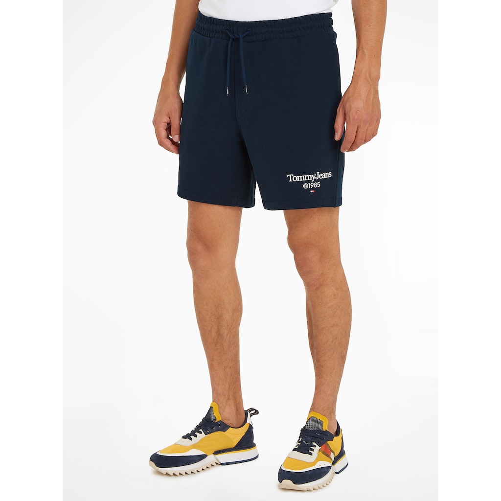 Tommy Jeans Plus Sweatshorts »TJM ENTRY GRAPHIC SHORT EXT«, Große Größen