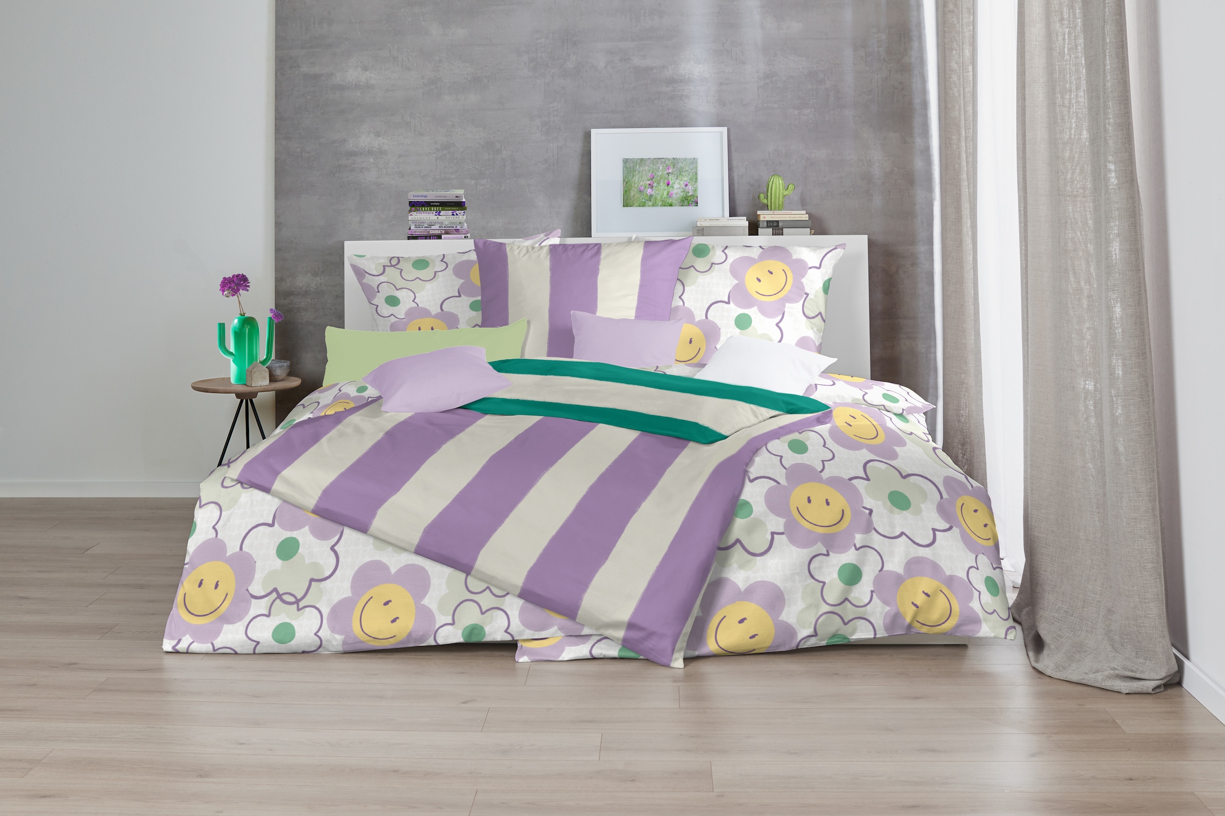 Primera Bettwäsche »Renforce-Bettwäsche Smile for me«, mit Smiley Blüten in bunten Farben