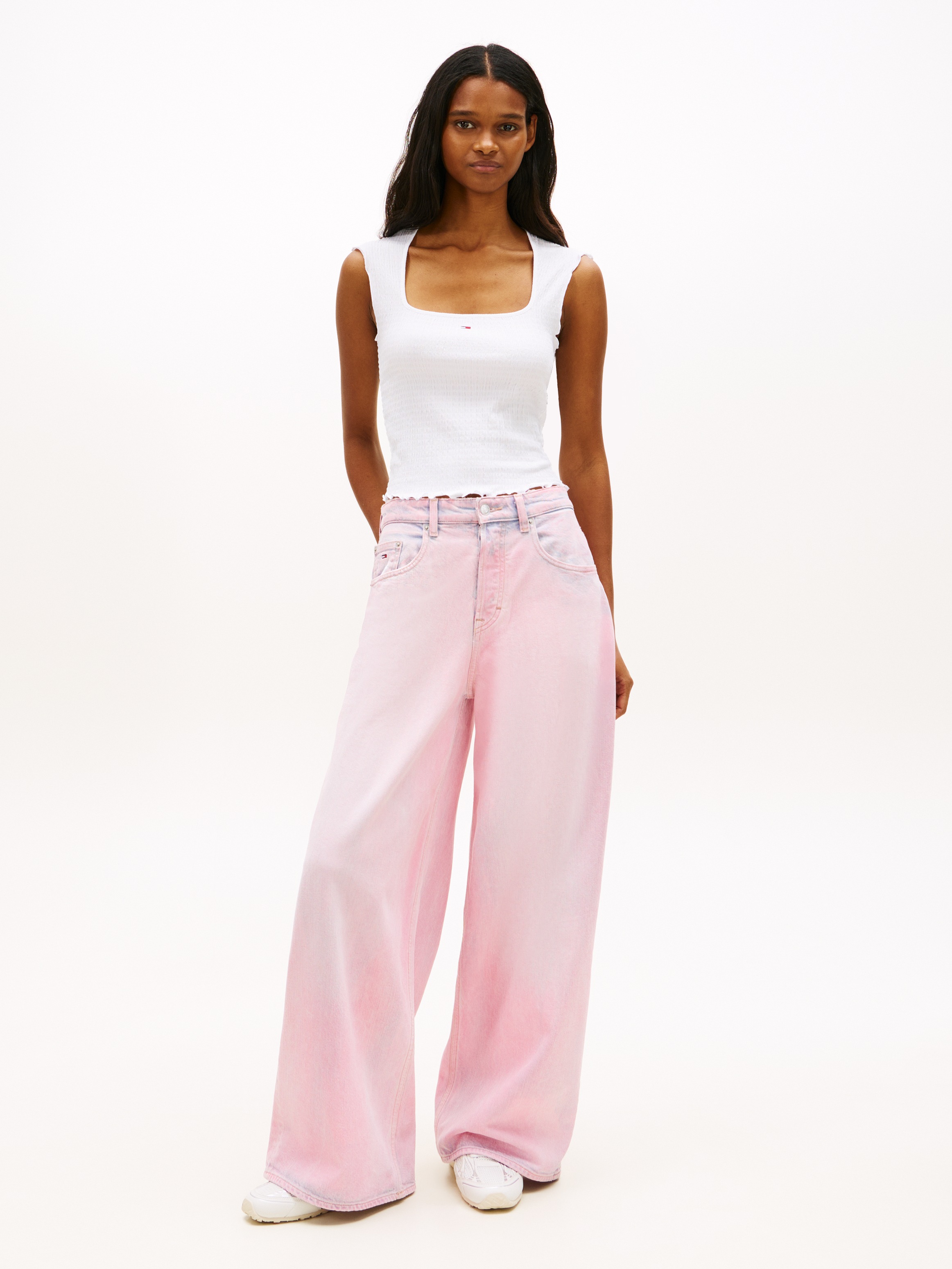 Tommy Jeans Kurzarmshirt »TJW SLIM SH SQUARE NCK SMOCK TOP« mit dem gewellten Saum