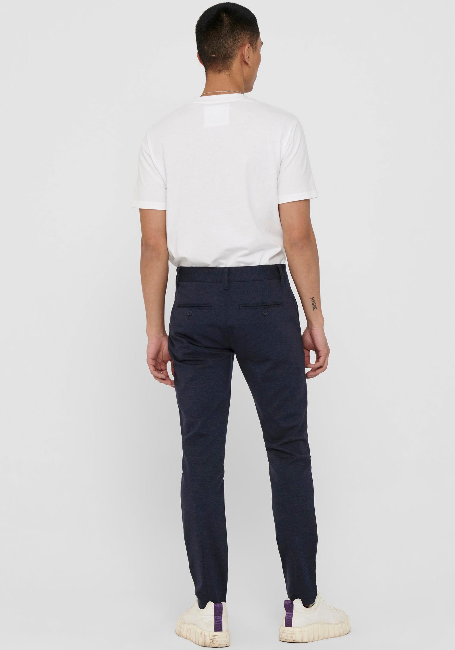 ONLY & SONS Chinohose, mit geschlossenen Gesäßtaschen