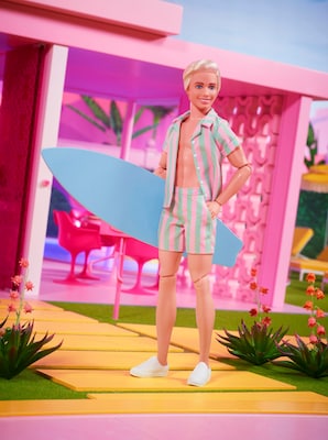 Barbie Freund Ken als Surfer