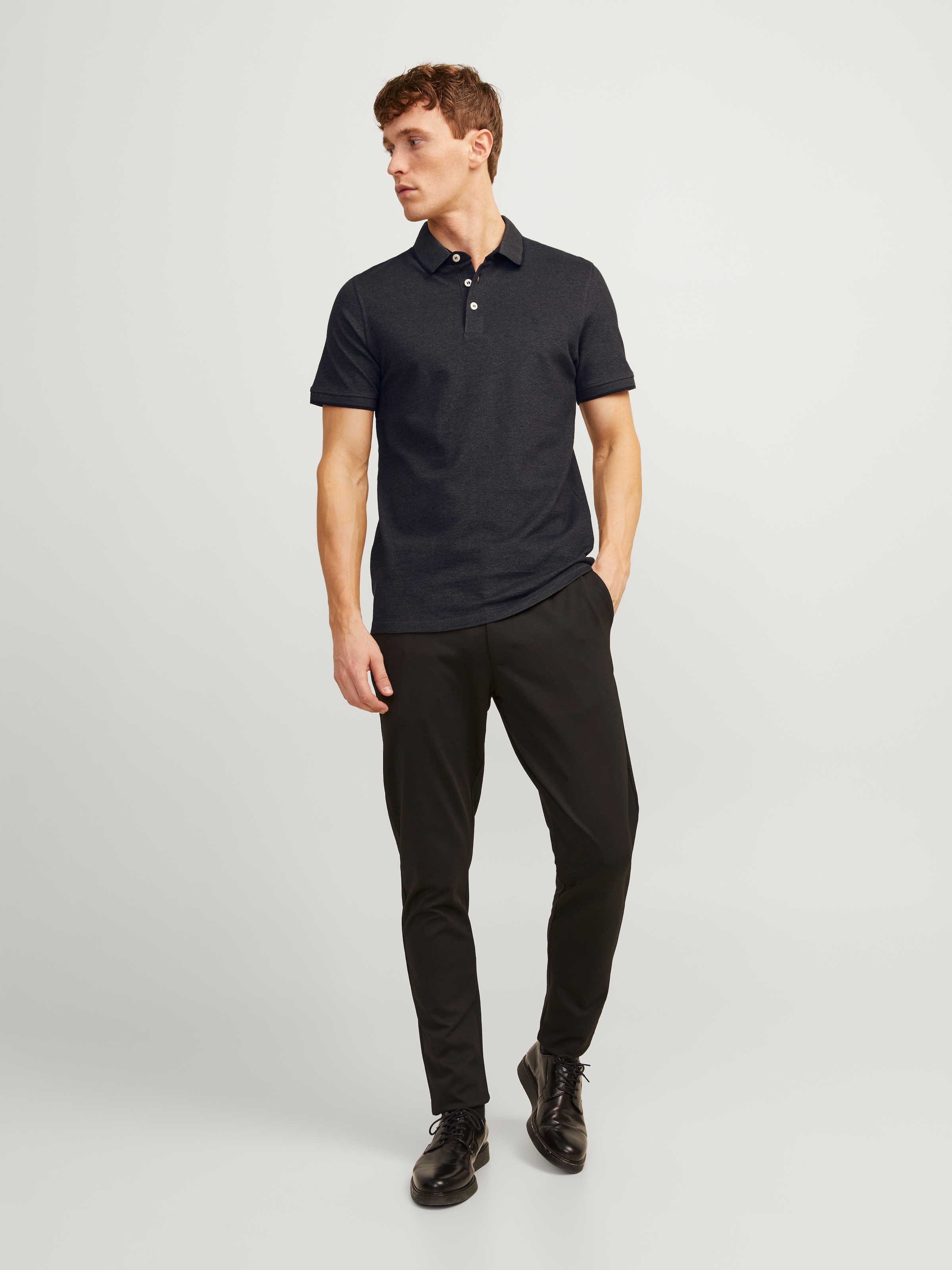 Jack & Jones Poloshirt »JJEPAULOS  Poloshirt mit klassischem Kragen und figurbetonter Form« Logostickerei, modisch, schmal, Baumwolle, Polokragen