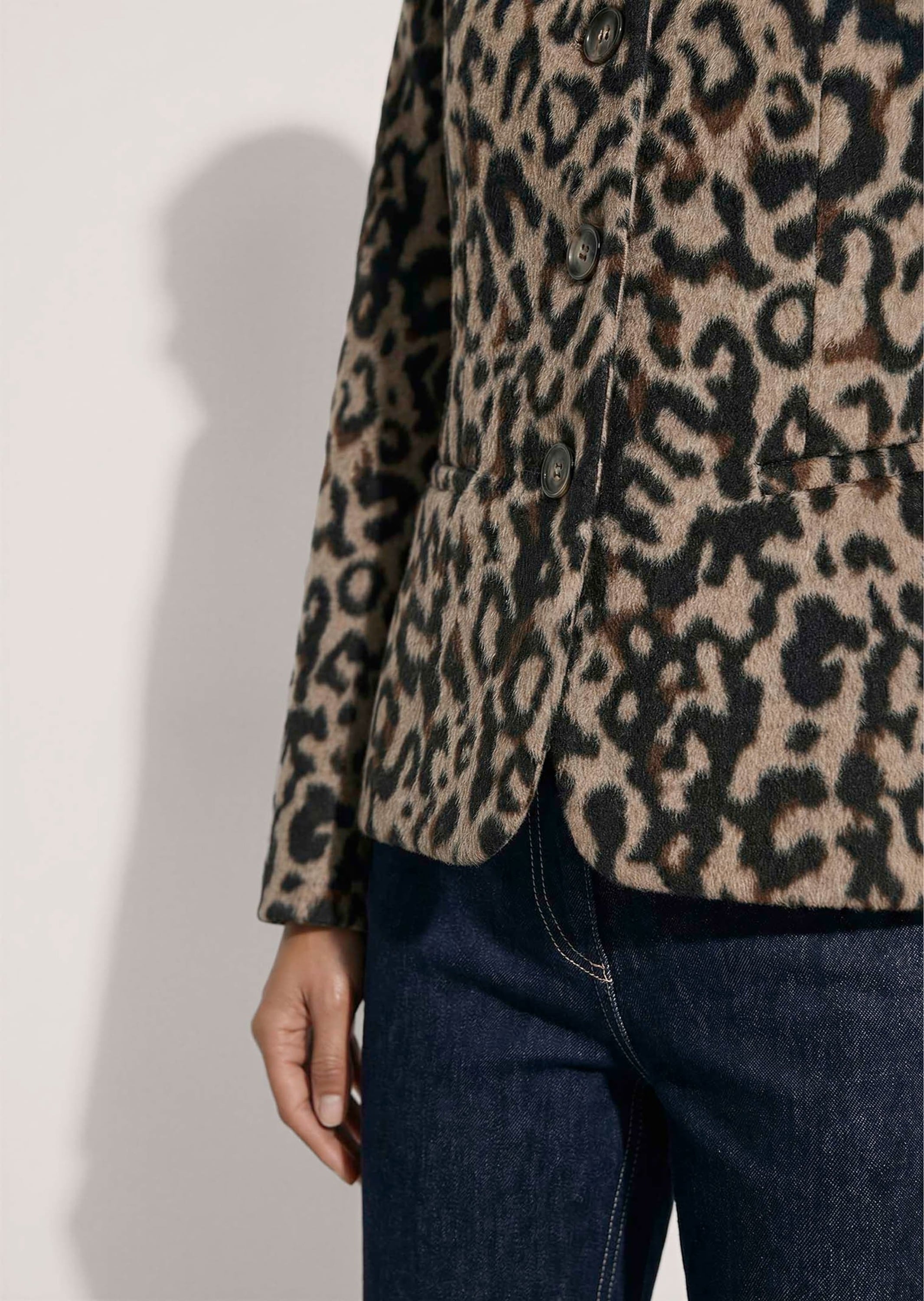 MADELEINE Jackenblazer »Blazer Jacquard-Blazer im Leo-Muster«