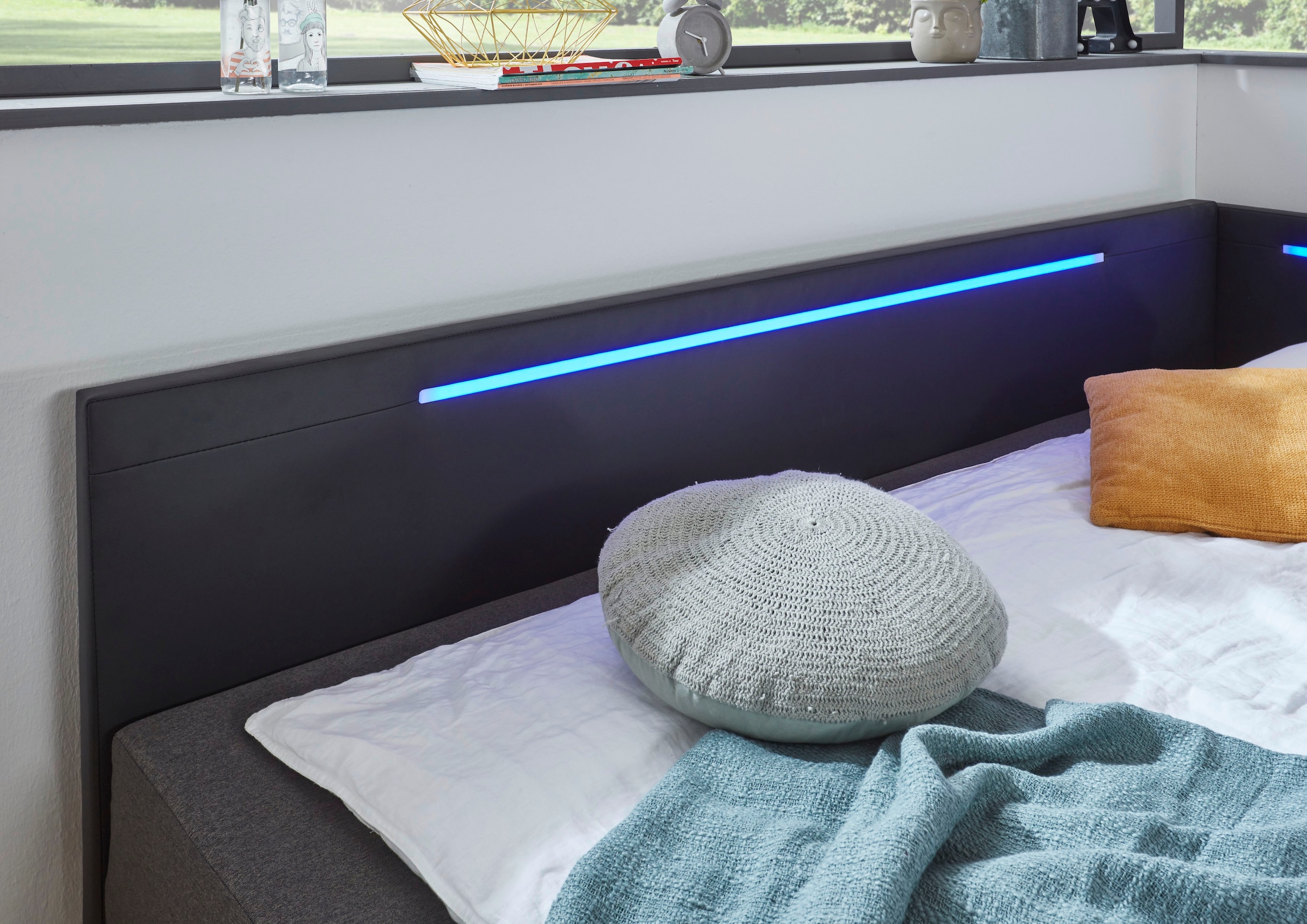 meise.möbel Polsterliege »Laser«, mit LED Beleuchtung, inkl. Matratze und Bettkasten